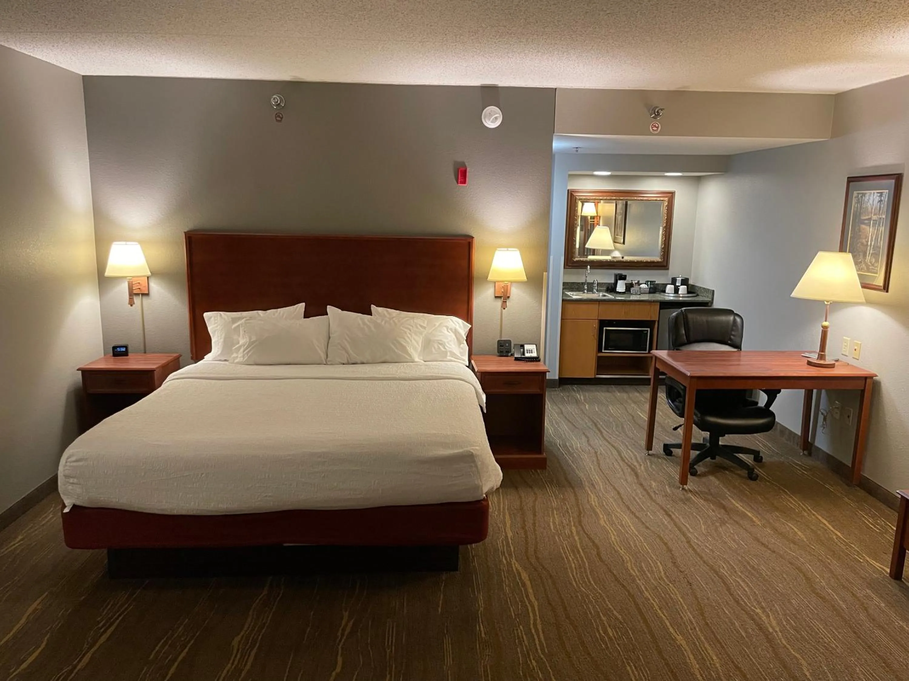 Bed in SouthShore Hotel on Lake Bemidji, Trademark Coll by Wyndham