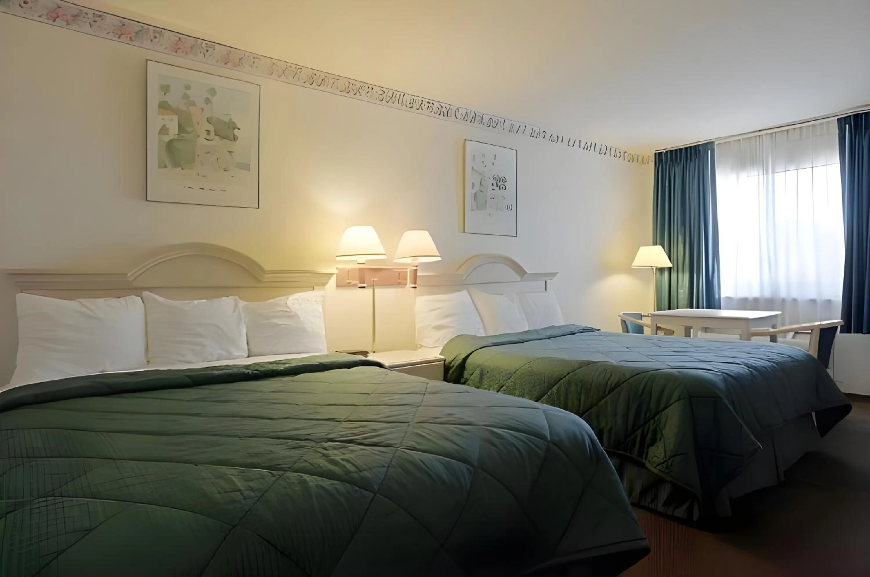 Bedroom, Bed in Days Inn by Wyndham Gilroy