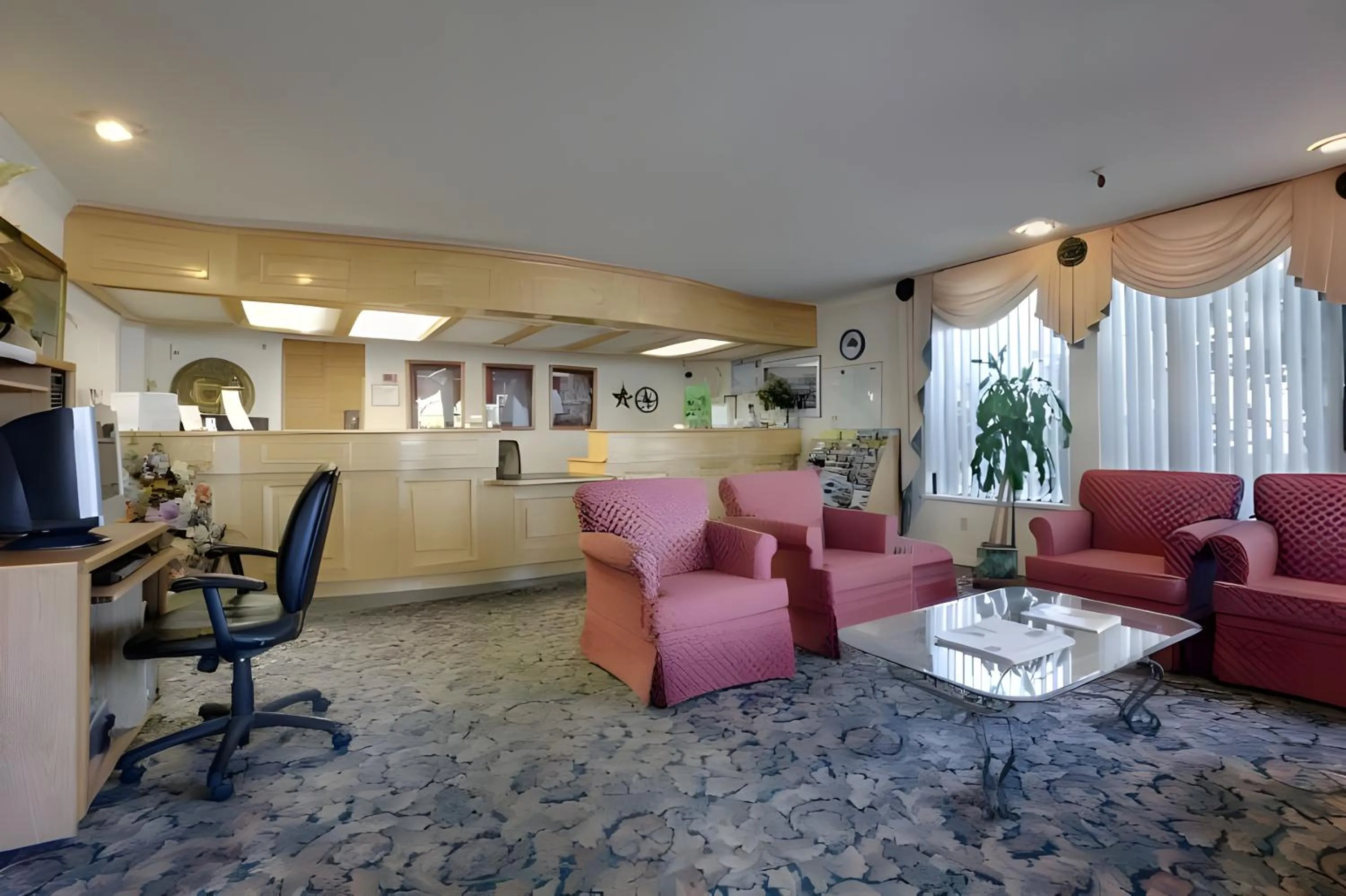 Lobby or reception in Days Inn by Wyndham Gilroy