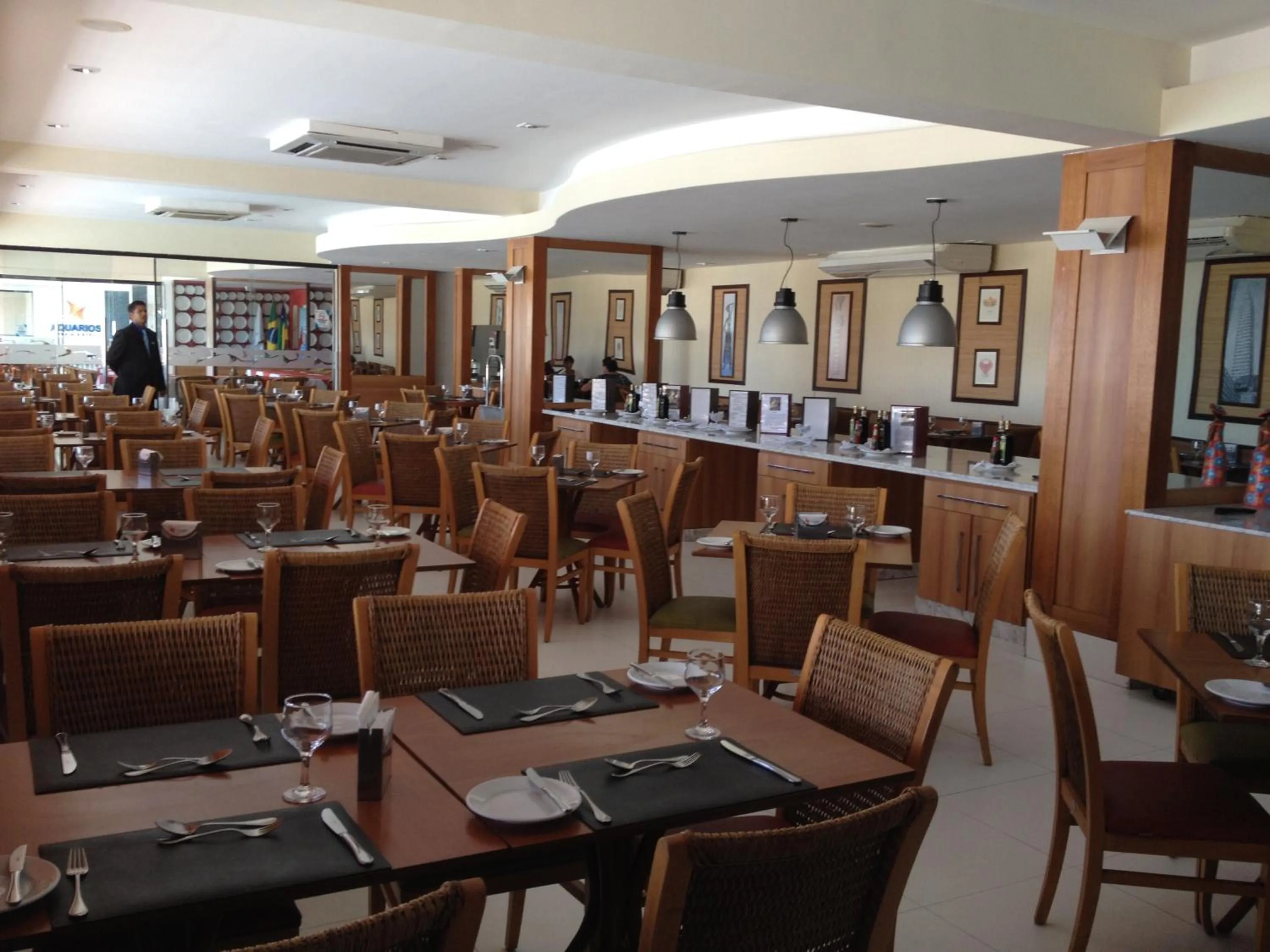 Restaurant/places to eat in Aquarios Praia Hotel