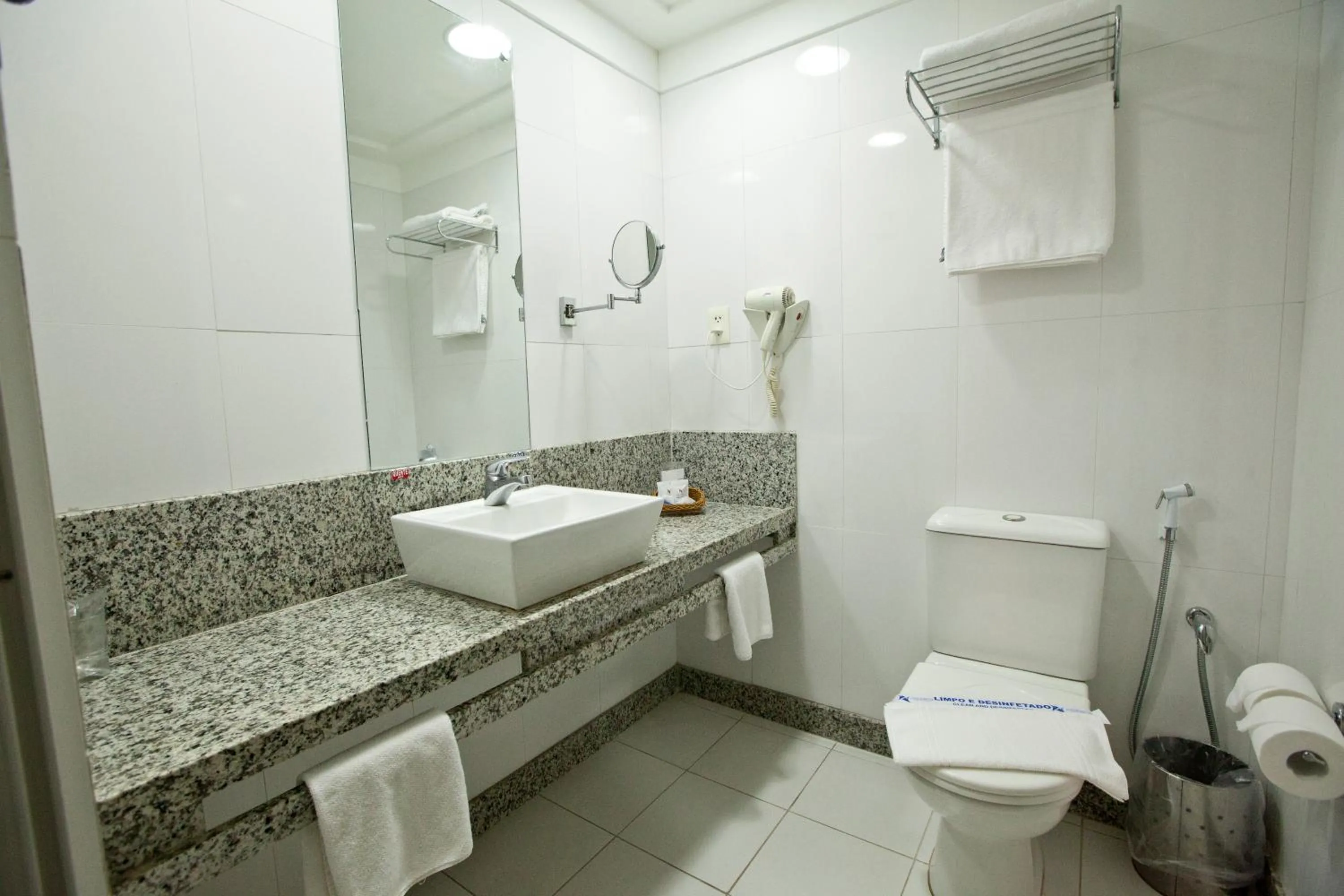 Bathroom in Aquarios Praia Hotel