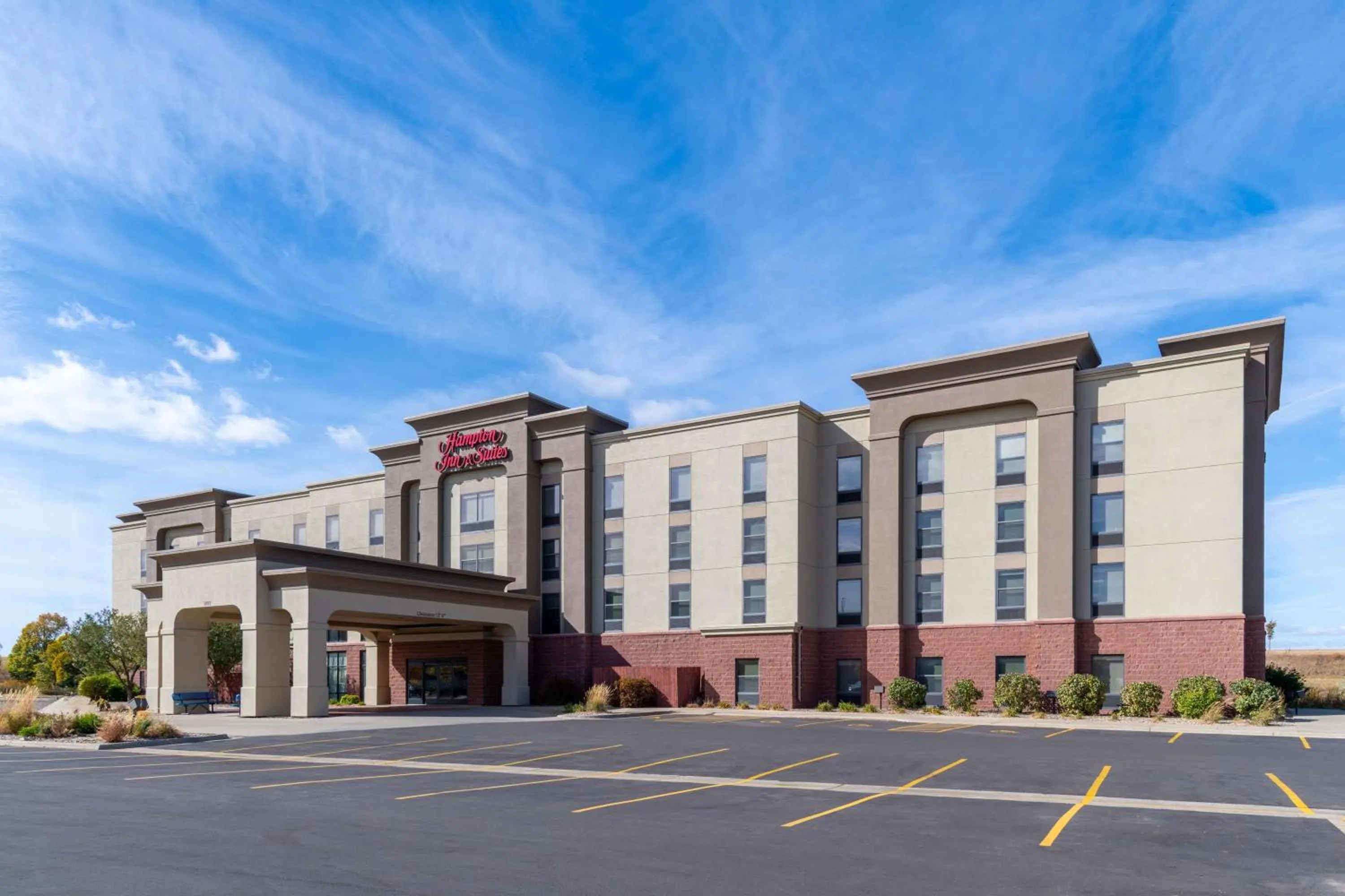 Property building in Hampton Inn & Suites Brookings