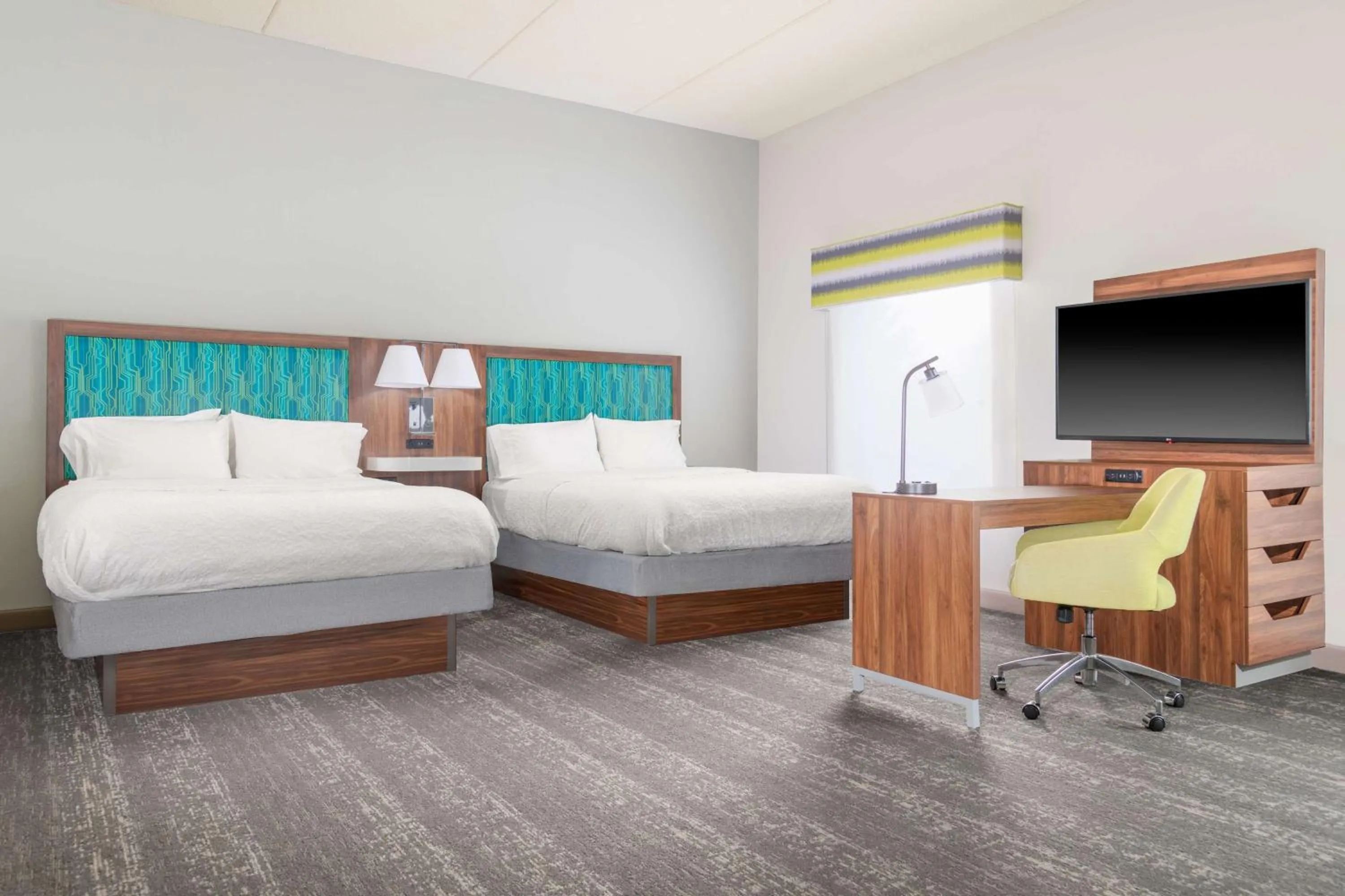 Bedroom, Bed in Hampton Inn & Suites Brookings