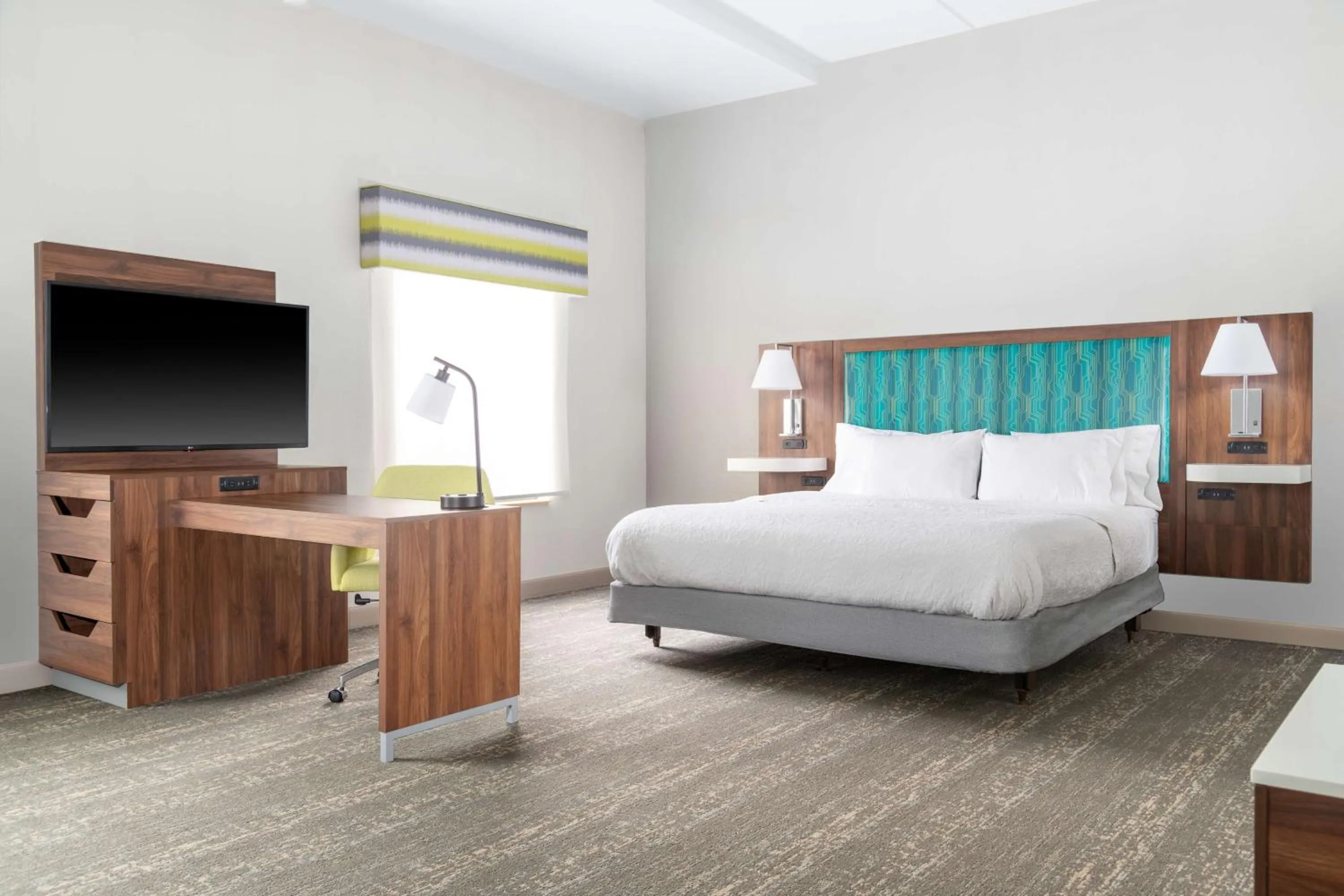 Bedroom, Bed in Hampton Inn & Suites Brookings