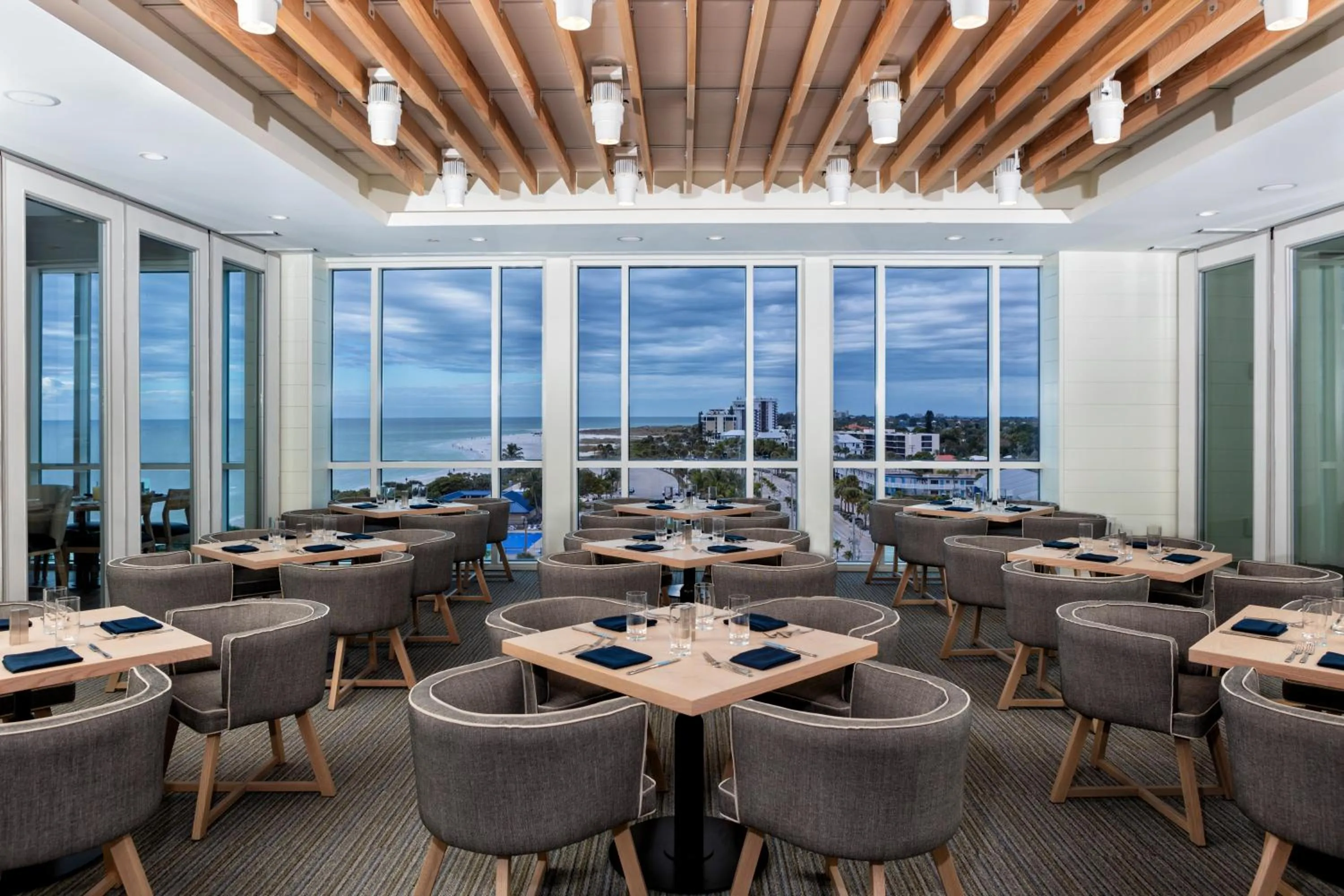 Restaurant/places to eat in Lido Beach Resort - Sarasota