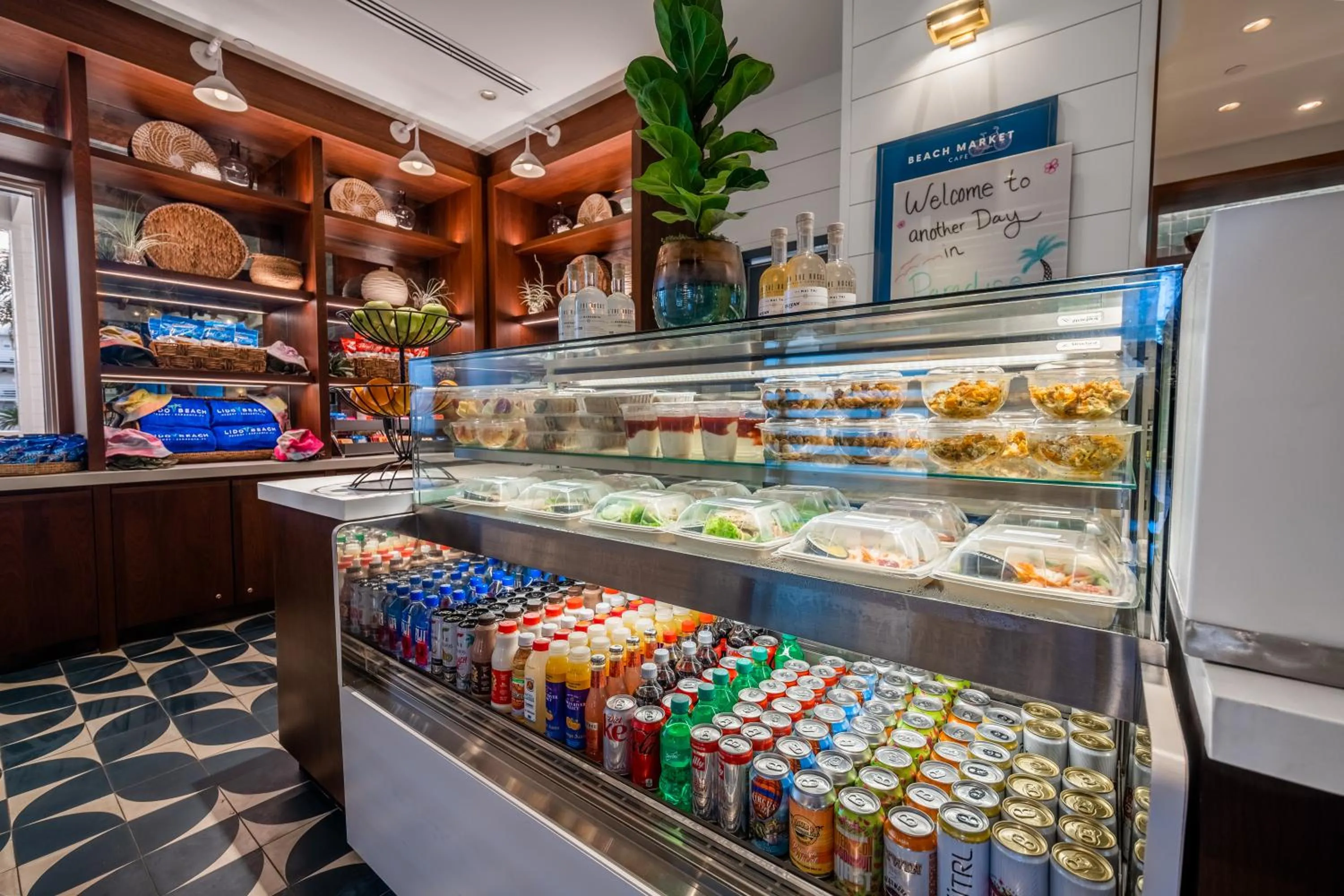 On-site shops in Lido Beach Resort - Sarasota