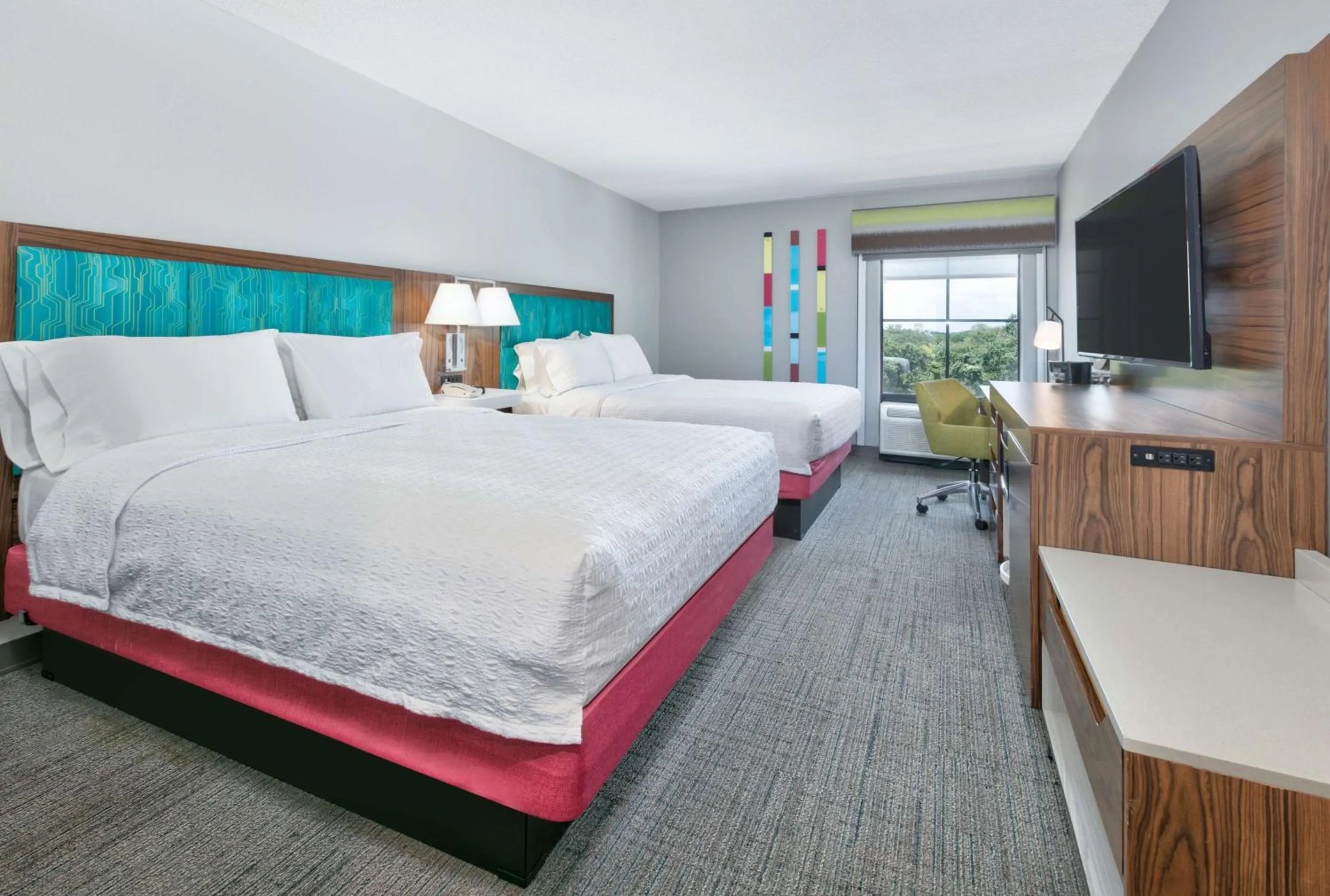 Bed in Hampton Inn Biloxi Beach Boulevard