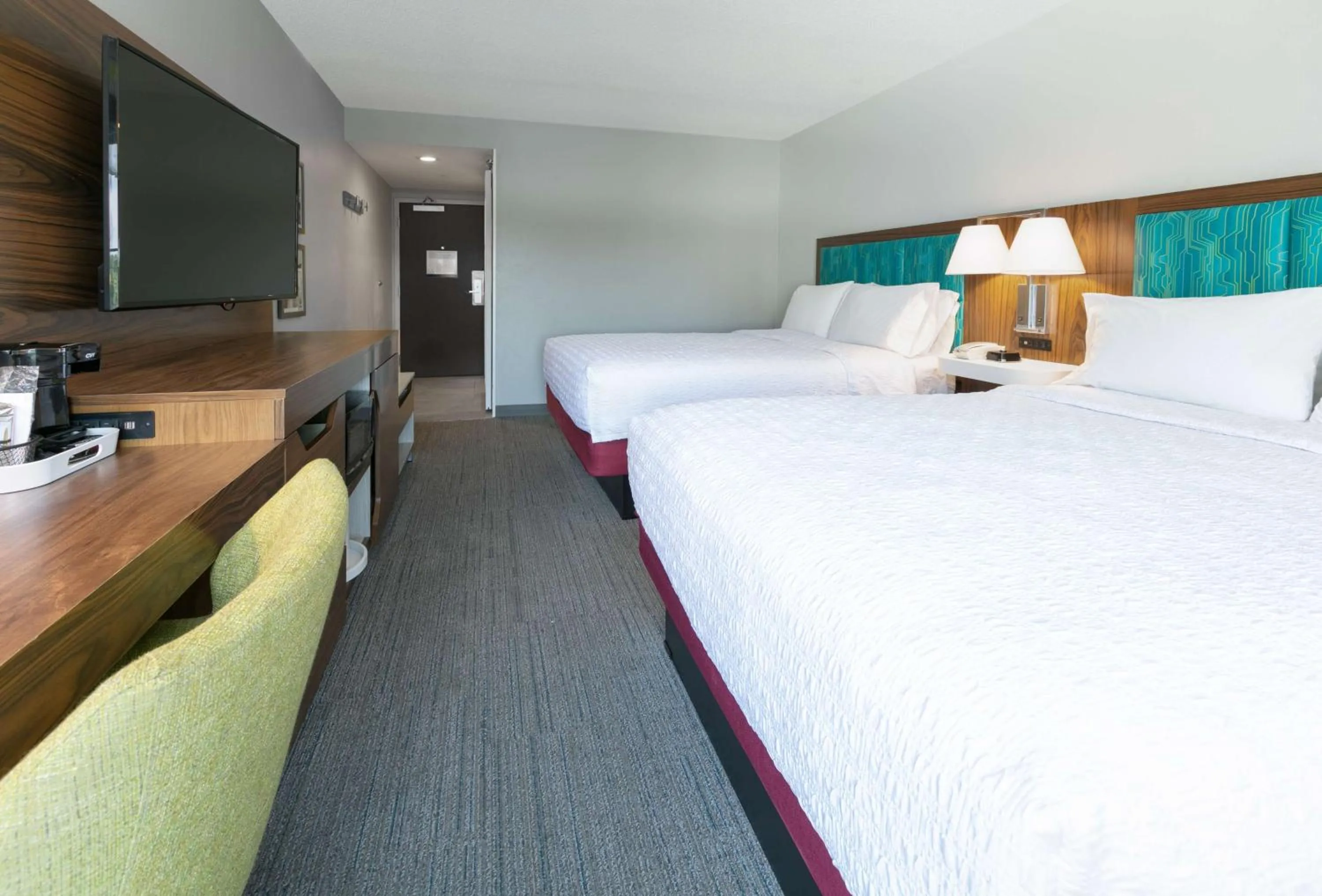 Bed in Hampton Inn Biloxi Beach Boulevard