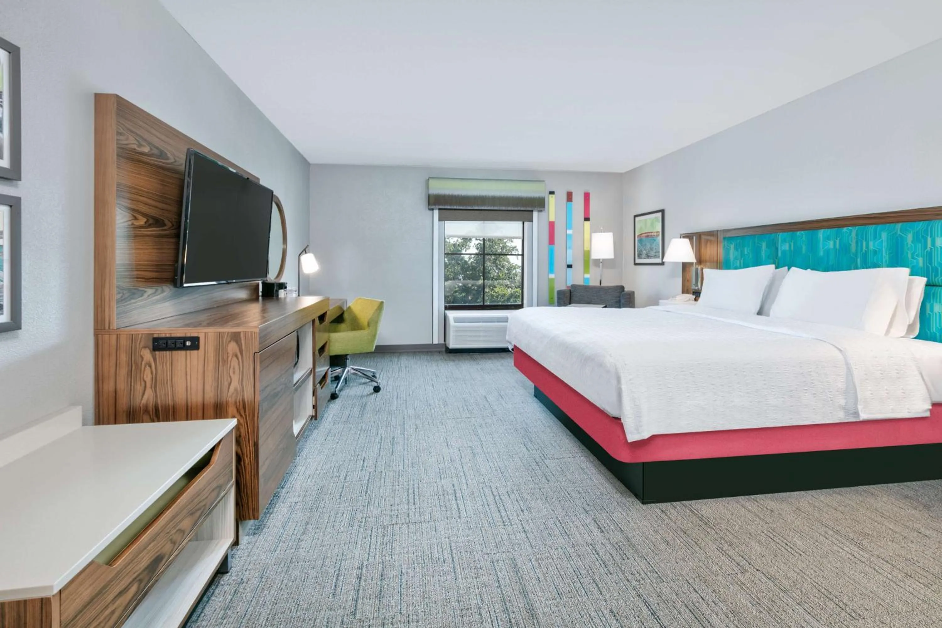 Bedroom, Bed in Hampton Inn Biloxi Beach Boulevard