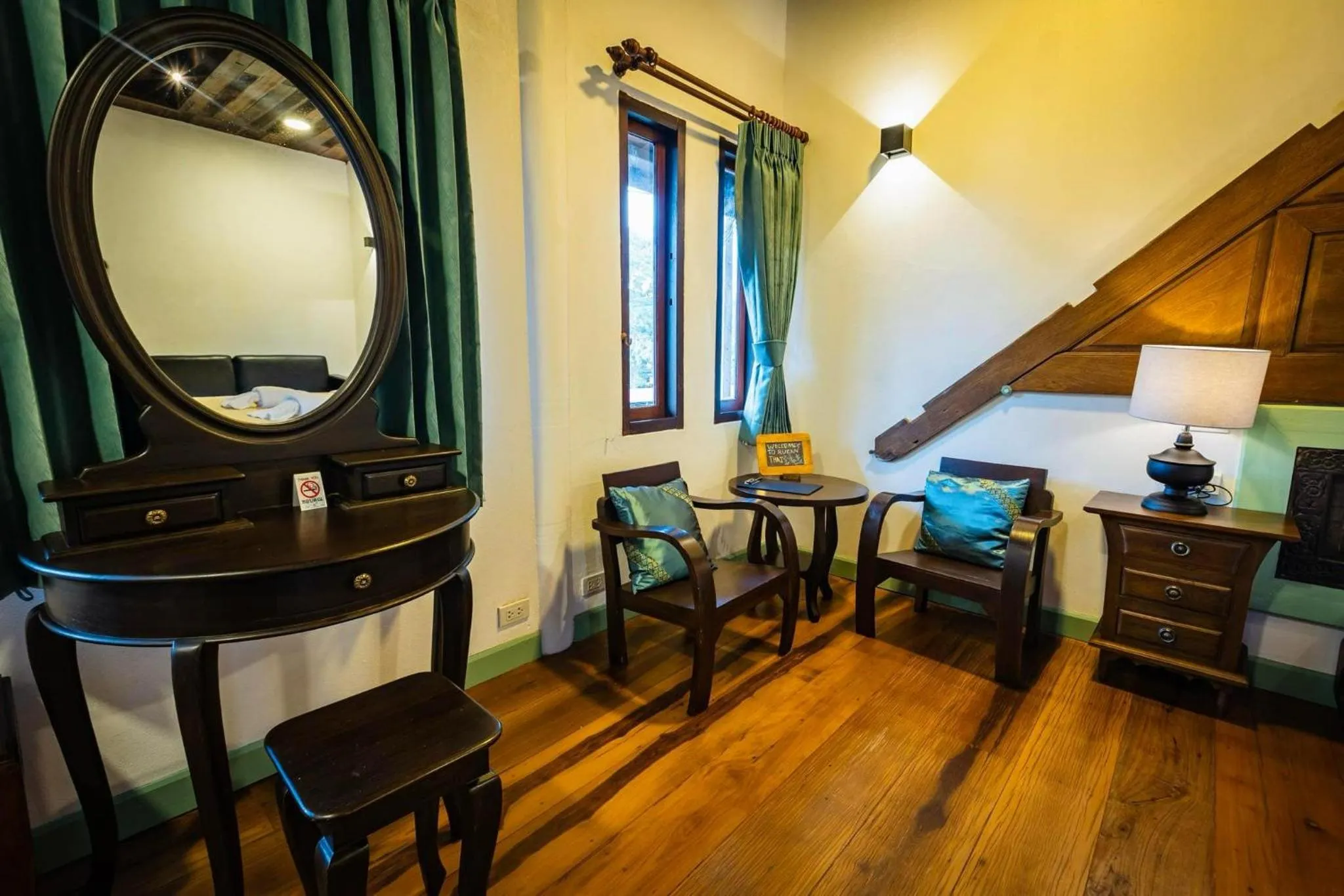 Living room in Ruean Thai Hotel