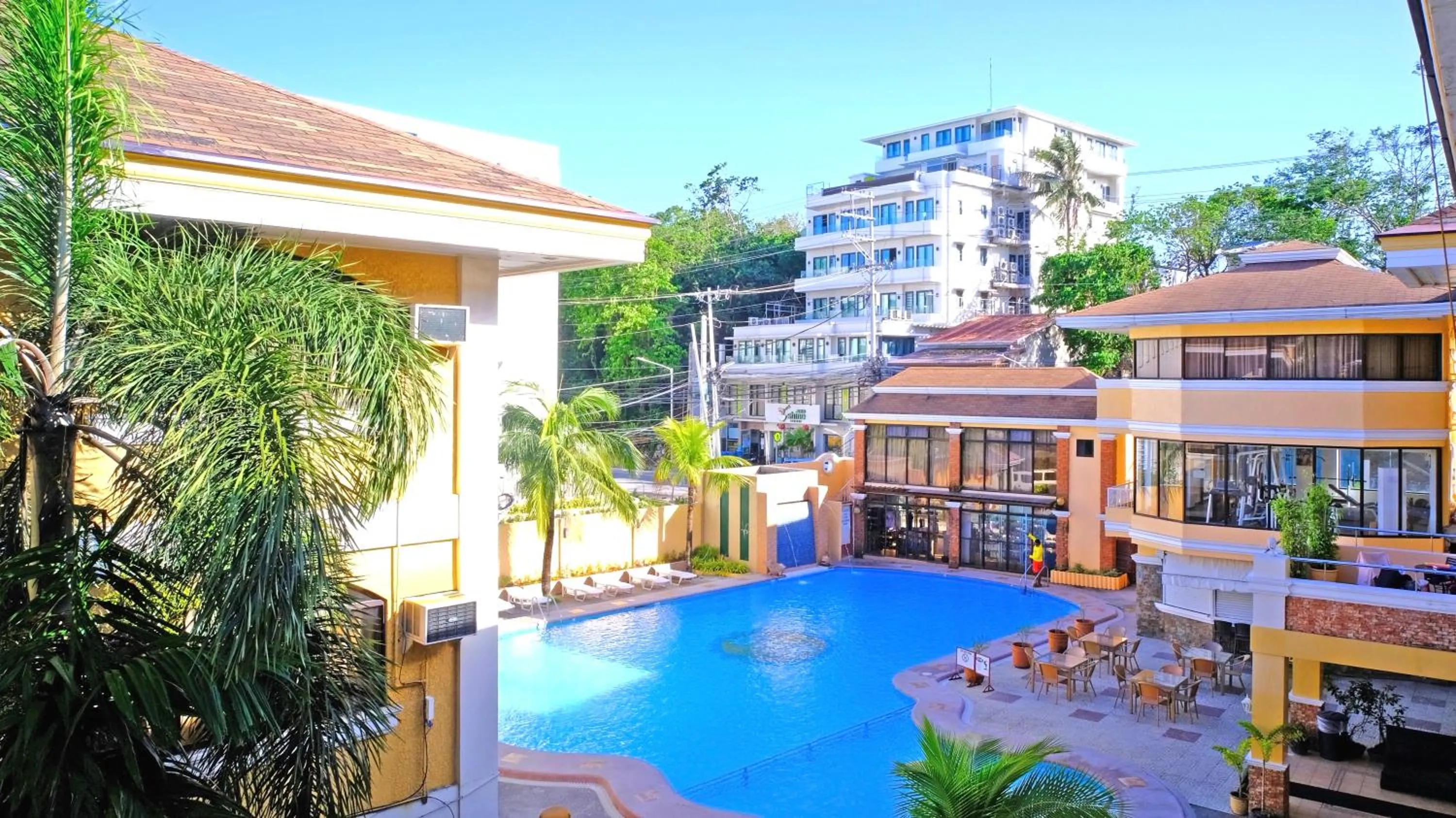 Property building in Boracay Holiday Resort