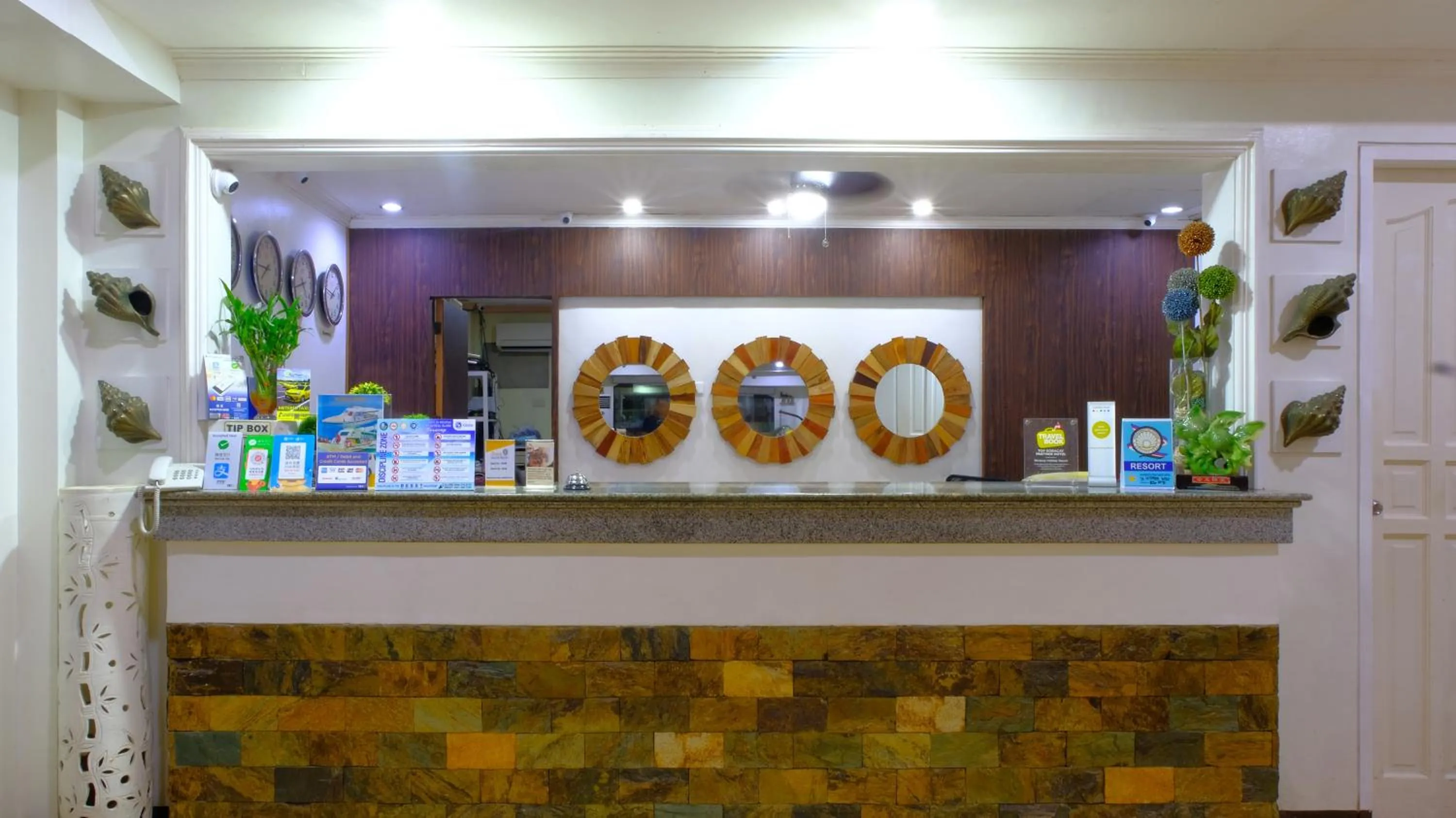 Lobby or reception in Boracay Holiday Resort