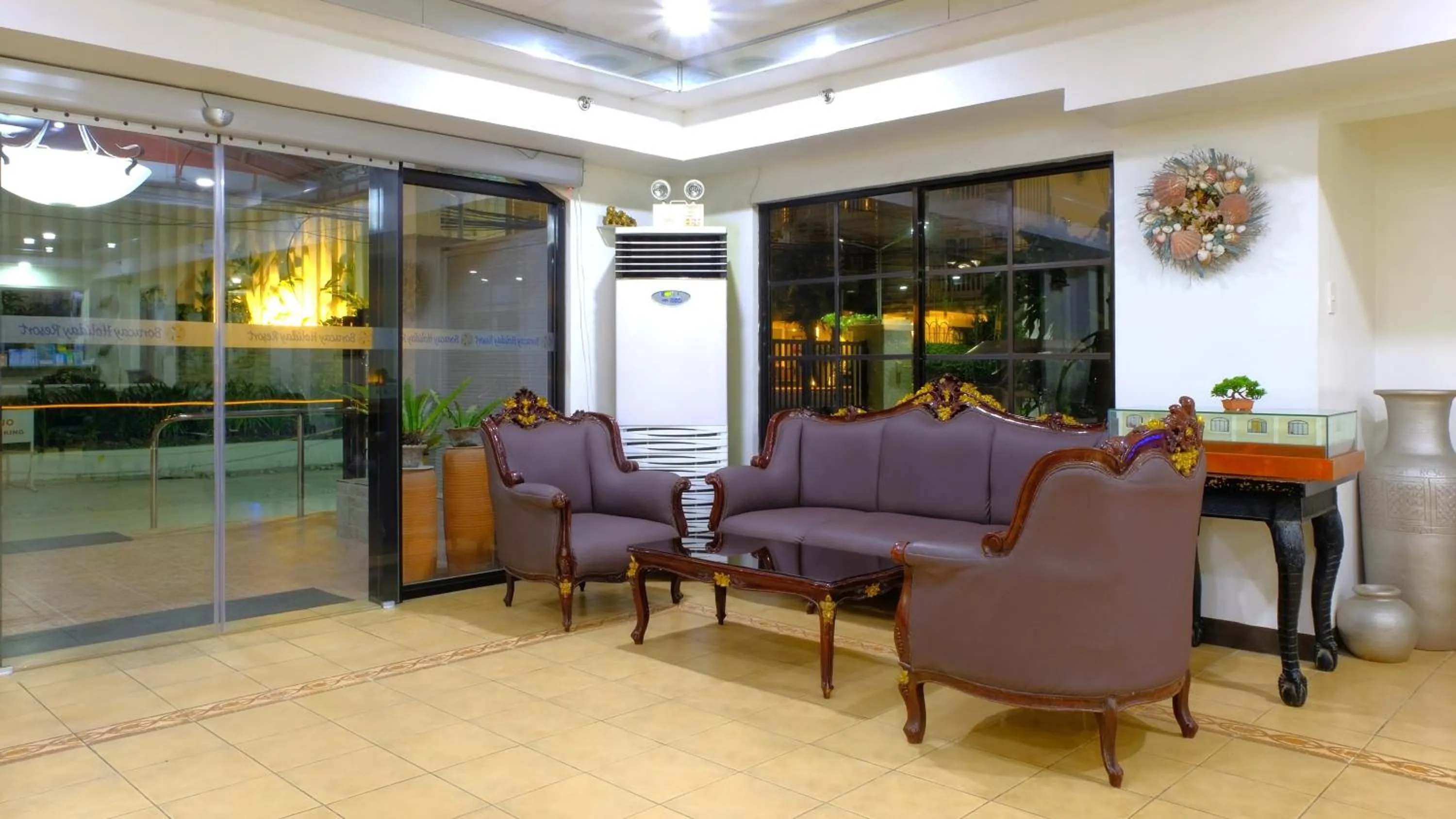 Lobby or reception in Boracay Holiday Resort