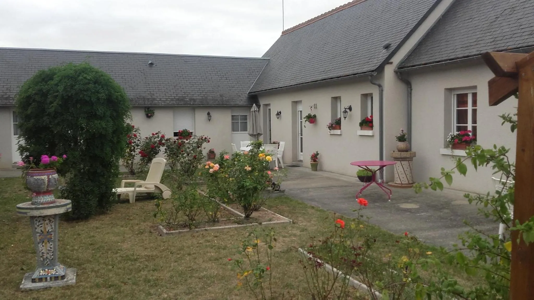 Property building in Le Clos des Roses