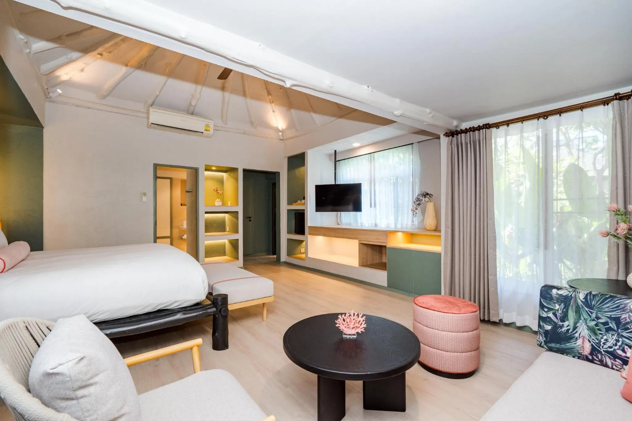 Photo of the whole room, Bed in Davinia Hua Hin Resort