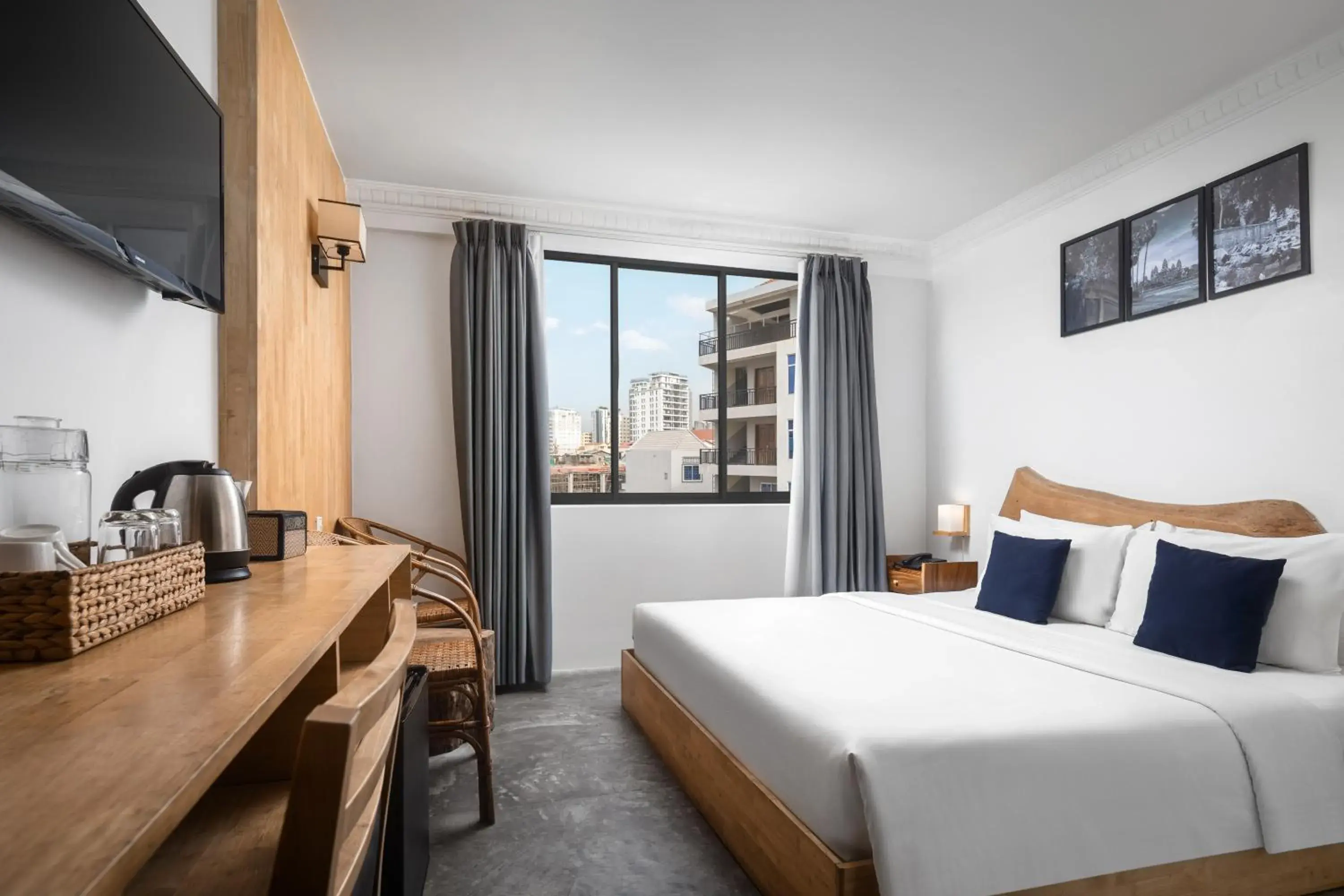 Superior Double Room with City View in Pacific Hotel Superior Double Room with City View in Pacific Hotel