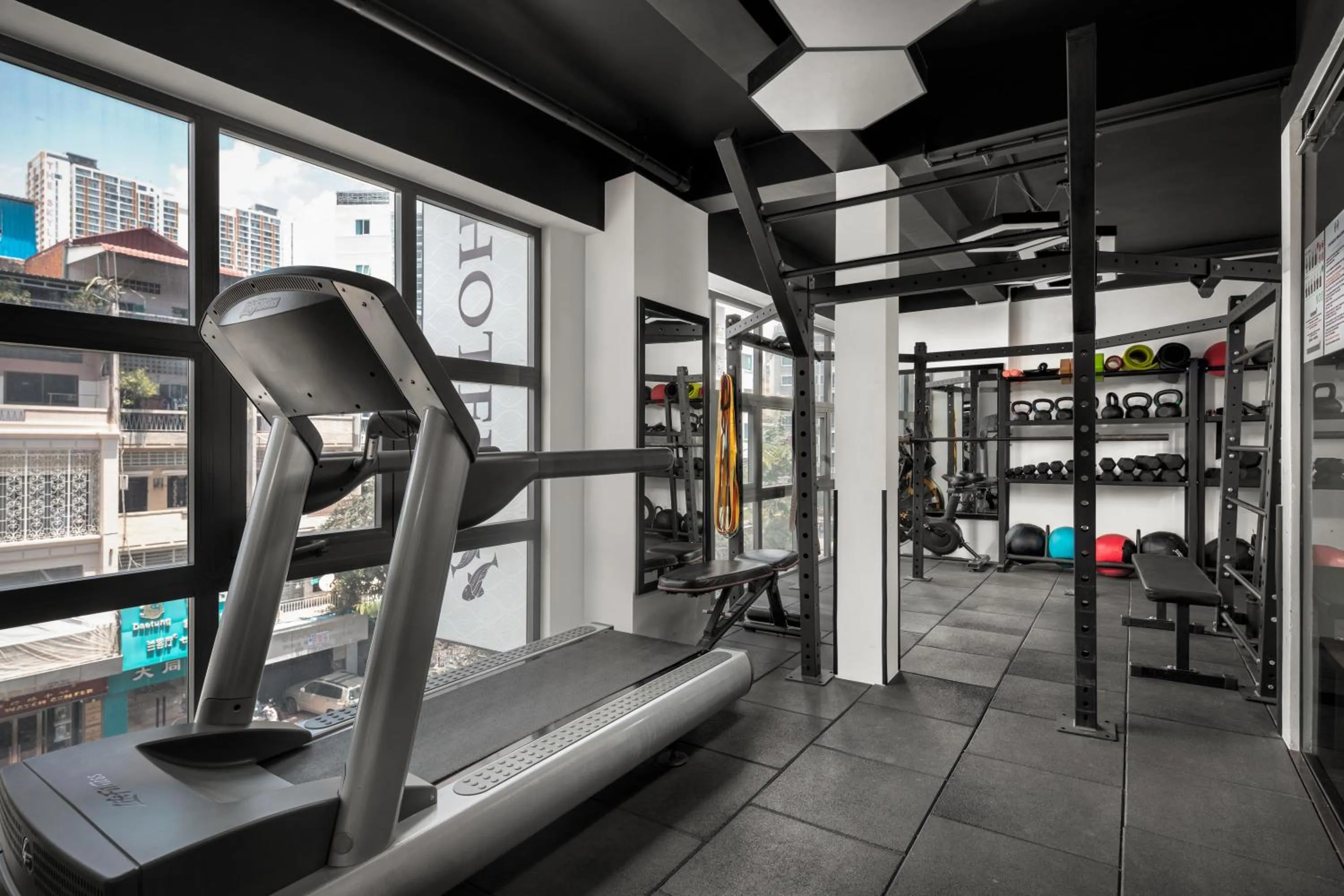 Fitness centre/facilities in Pacific Hotel