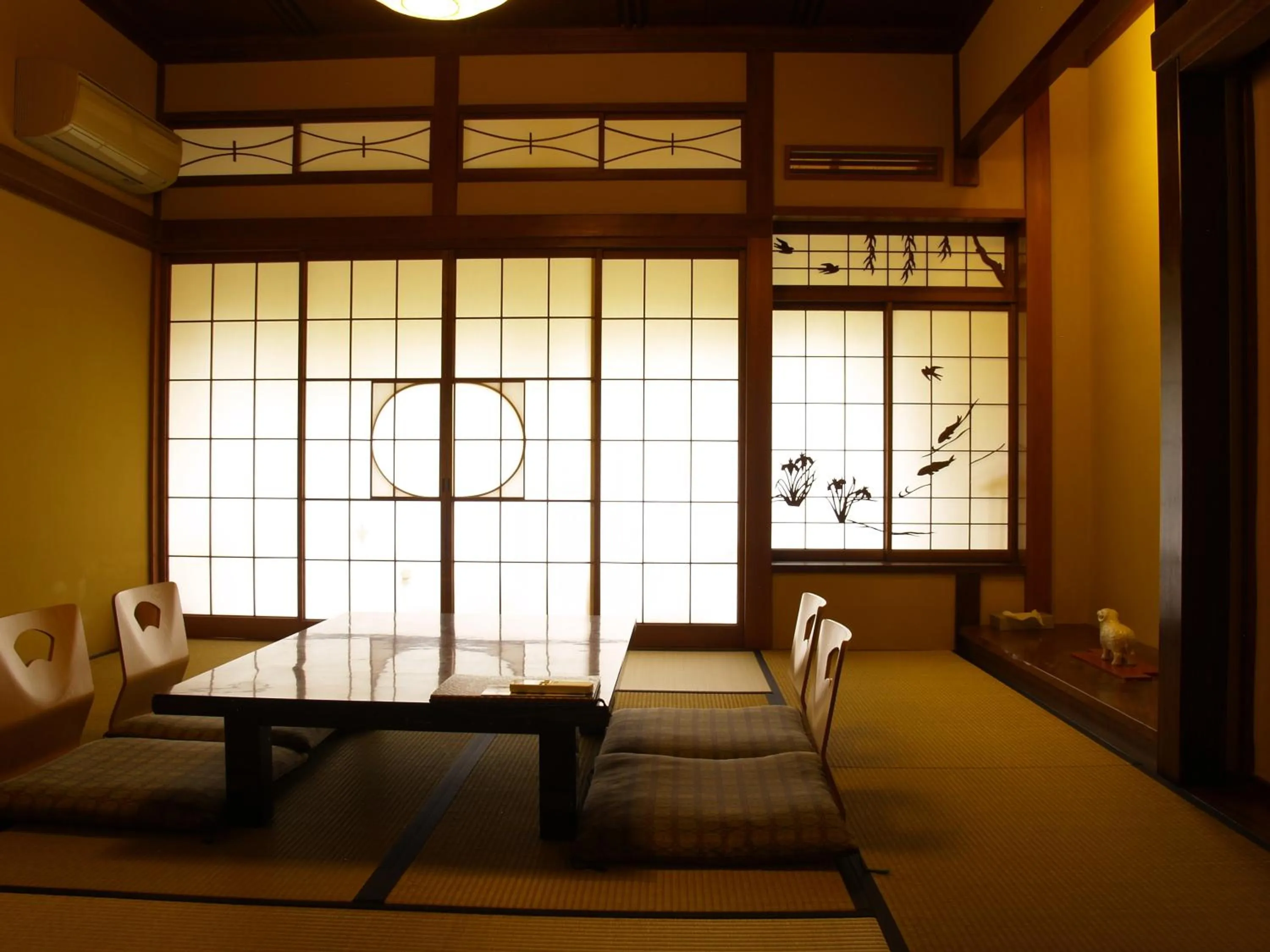 Photo of the whole room in K's House Ito Onsen - Historical Ryokan Hostel