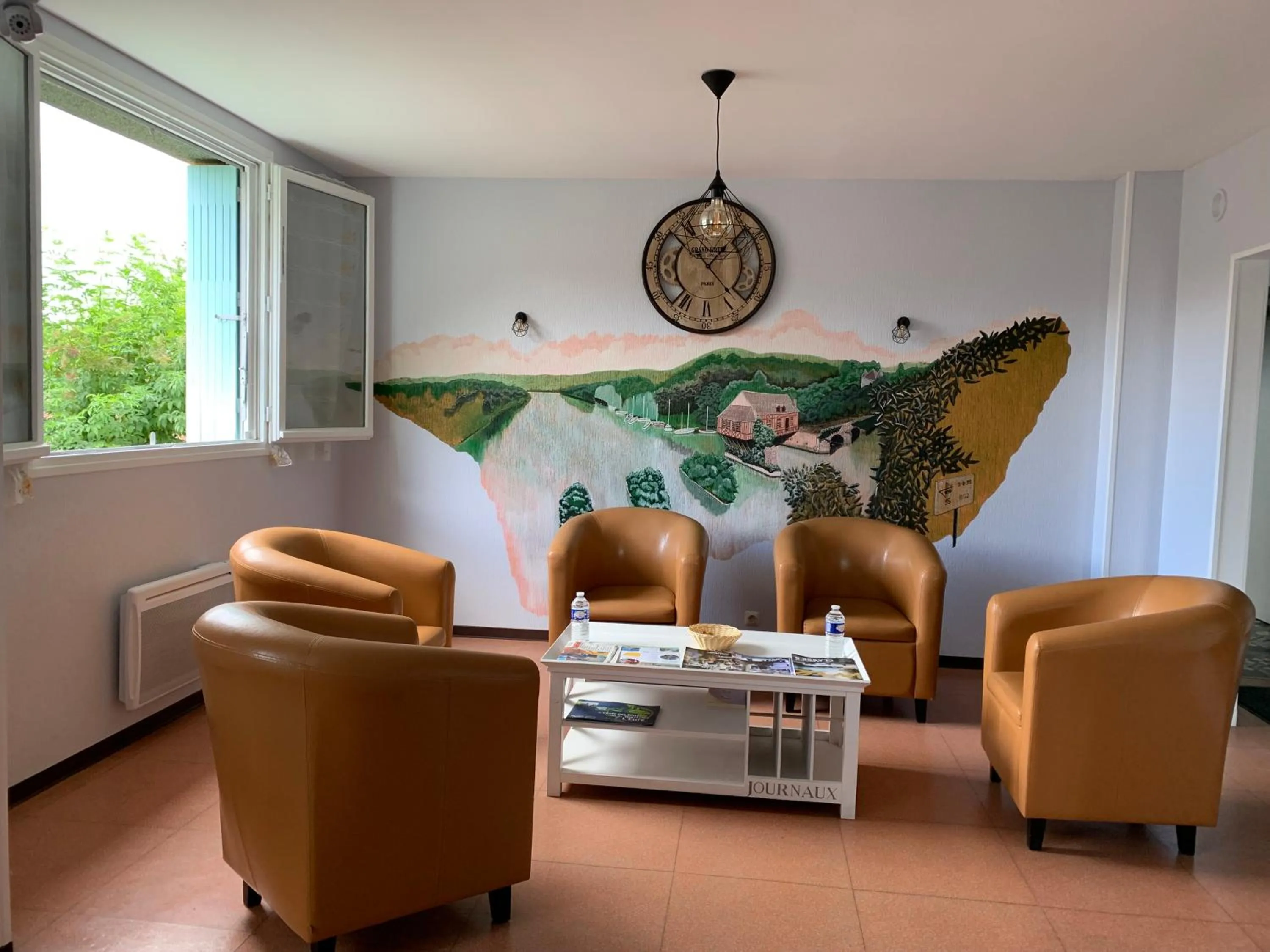 Lobby or reception in Hotel du Haut Marais