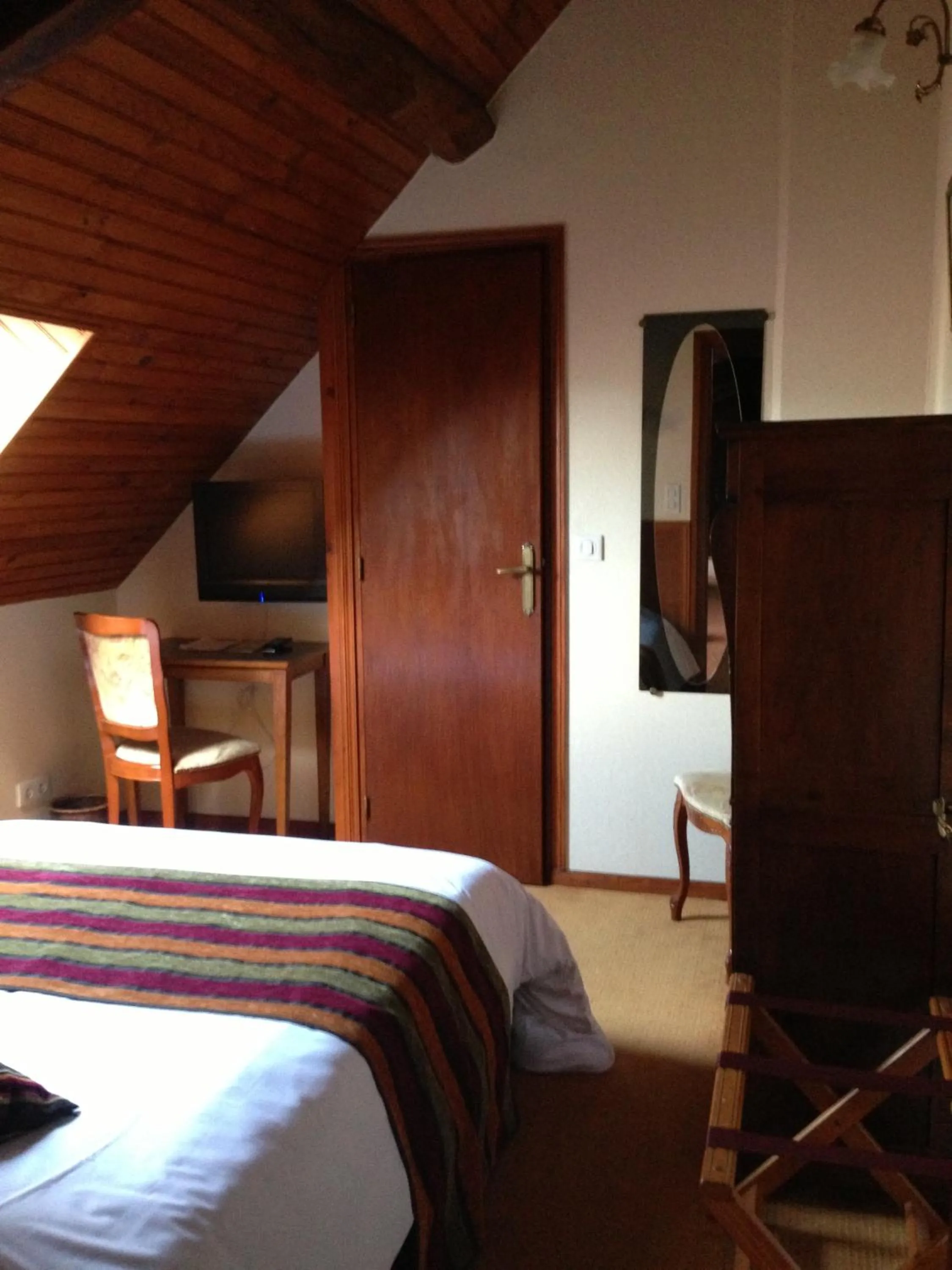 Decorative detail, Bed in Logis Hôtels Restaurant Le Relais Chenonceaux