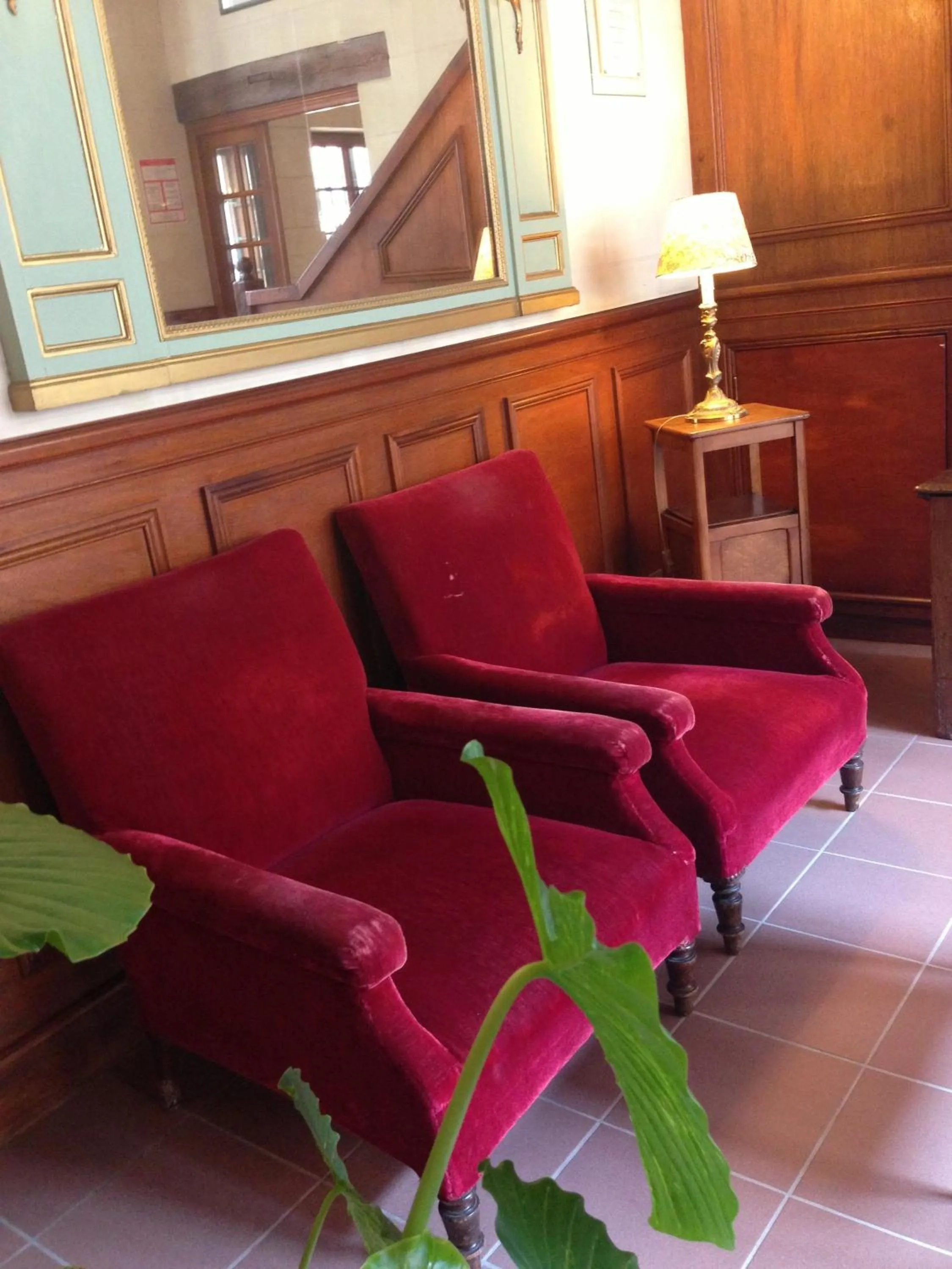 Lobby or reception in Logis Hôtels Restaurant Le Relais Chenonceaux