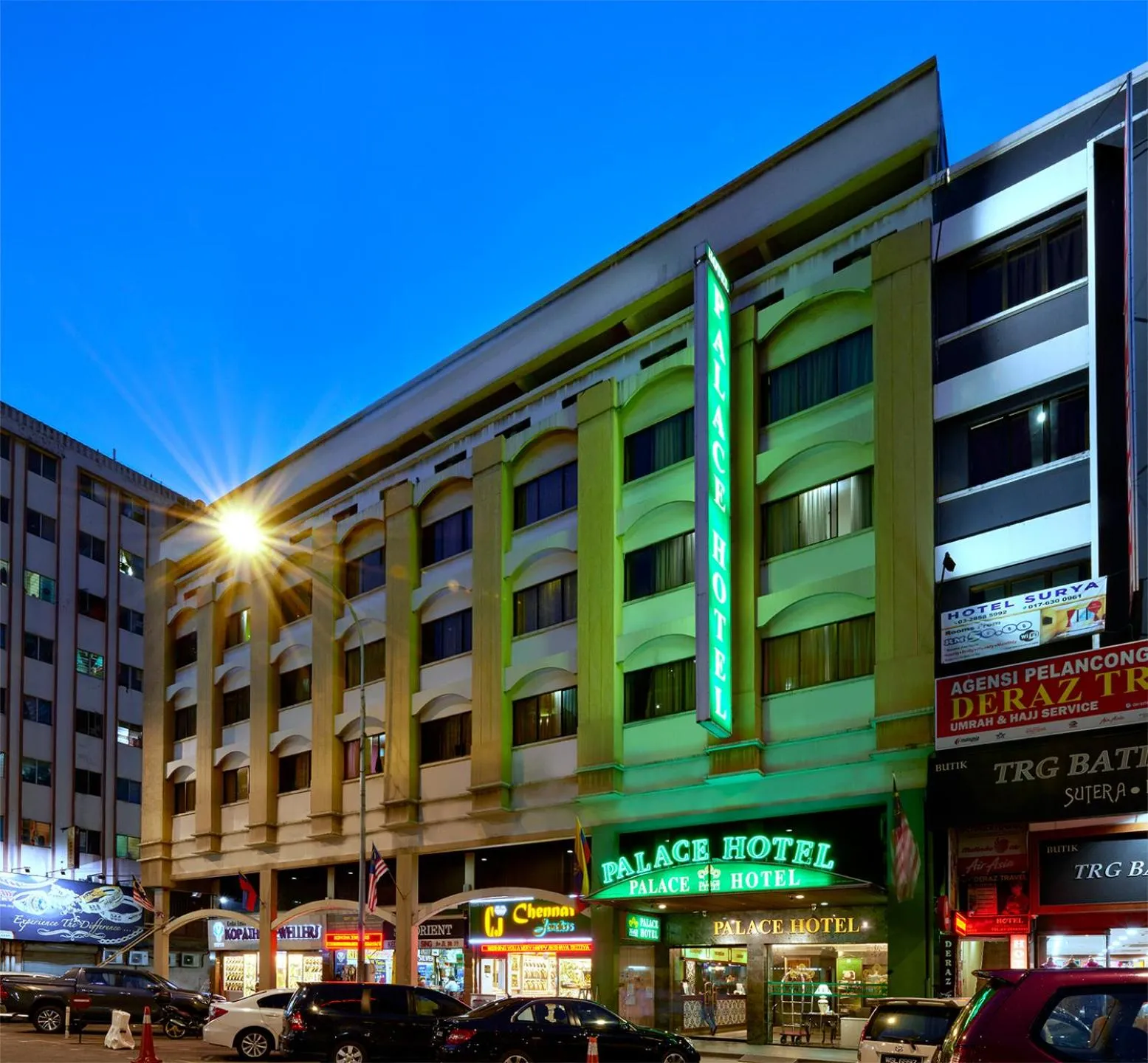 Facade/entrance in Palace Hotel