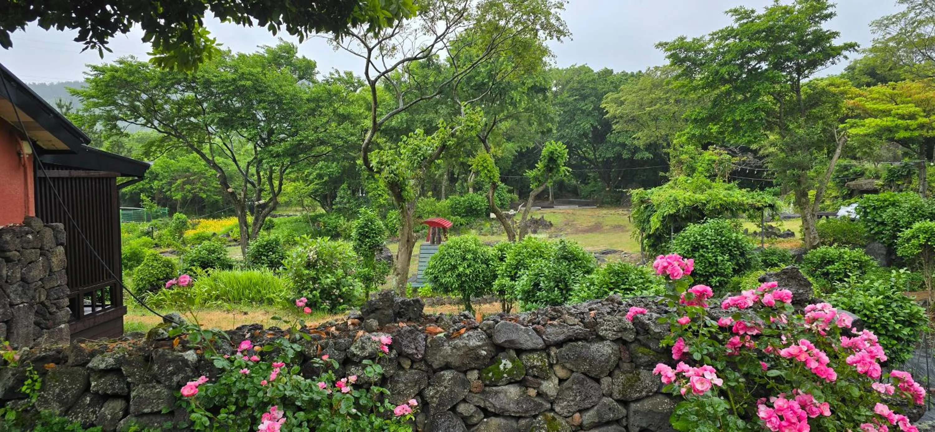 Gotjawal Geomunoreum Pension