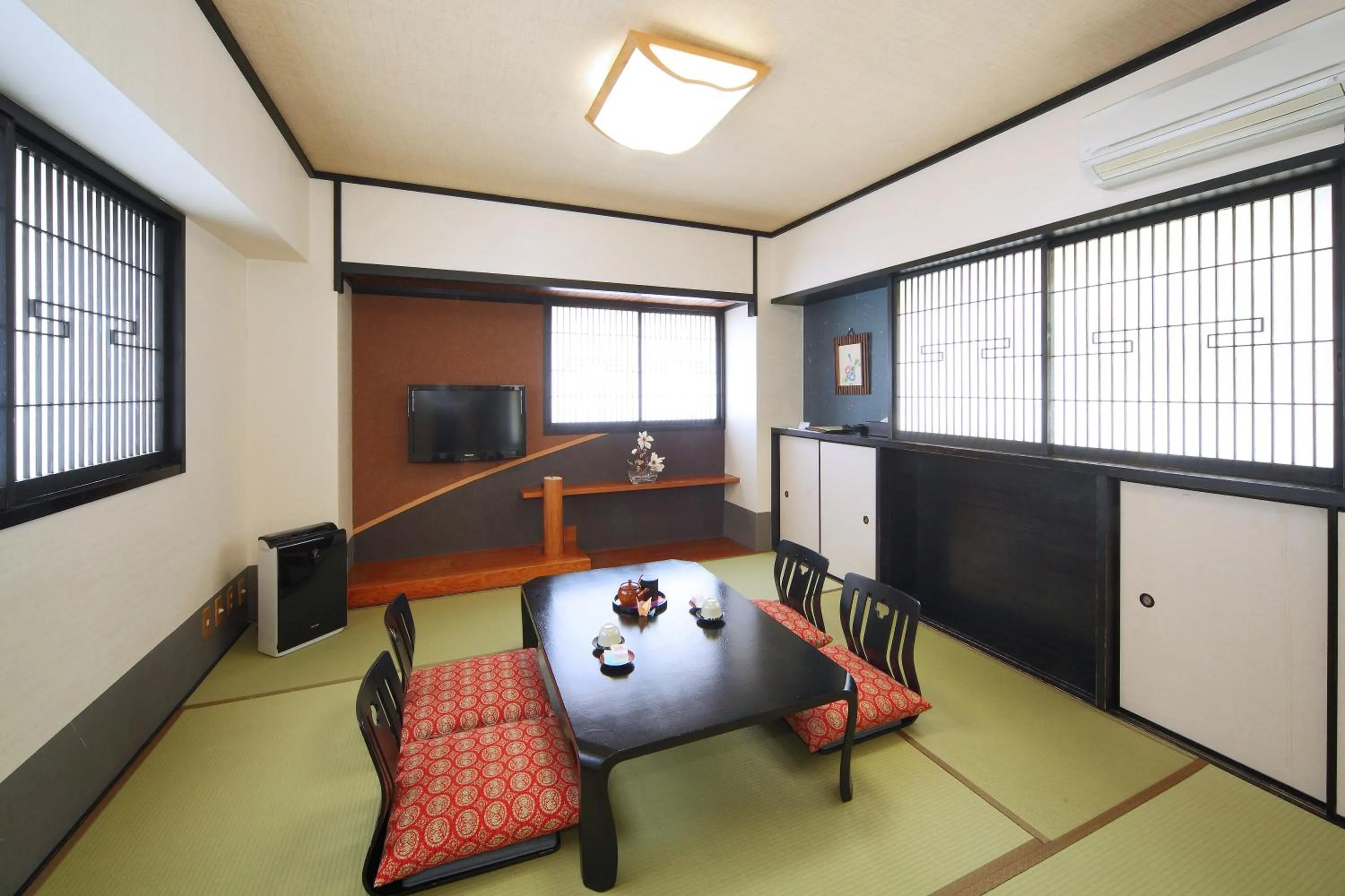 Dining area in Hotel Chatelet Inn Kyoto