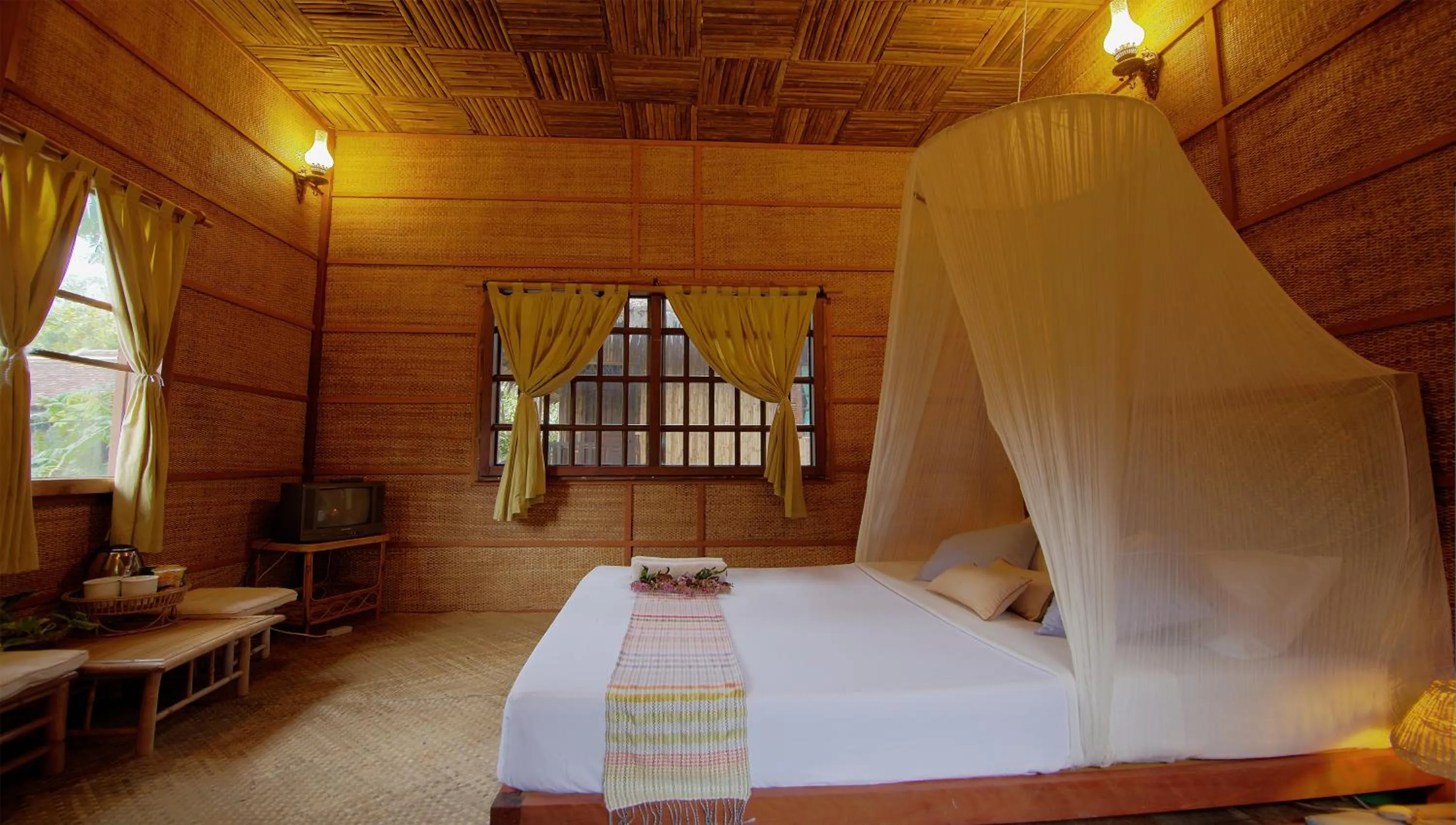 Photo of the whole room, Bed in Palm Village Resort & Spa