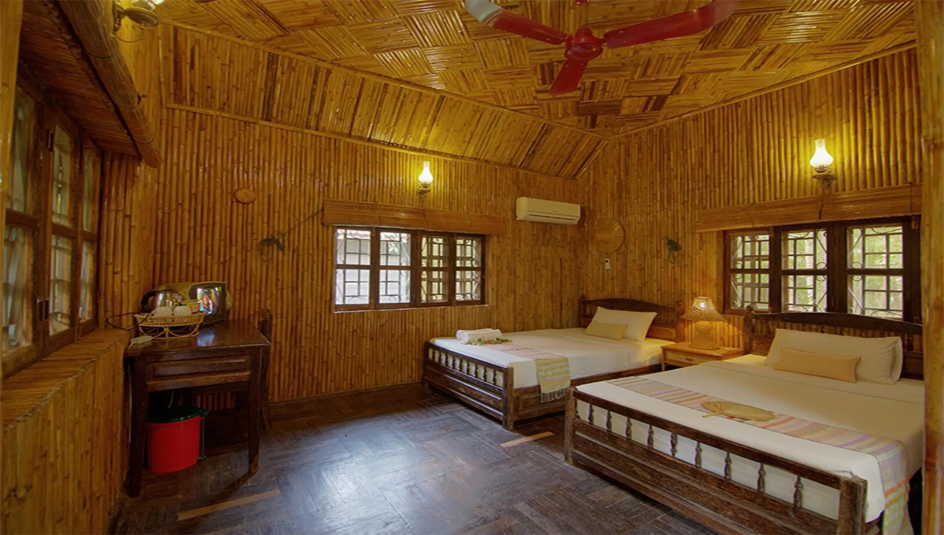 Photo of the whole room, Bed in Palm Village Resort & Spa
