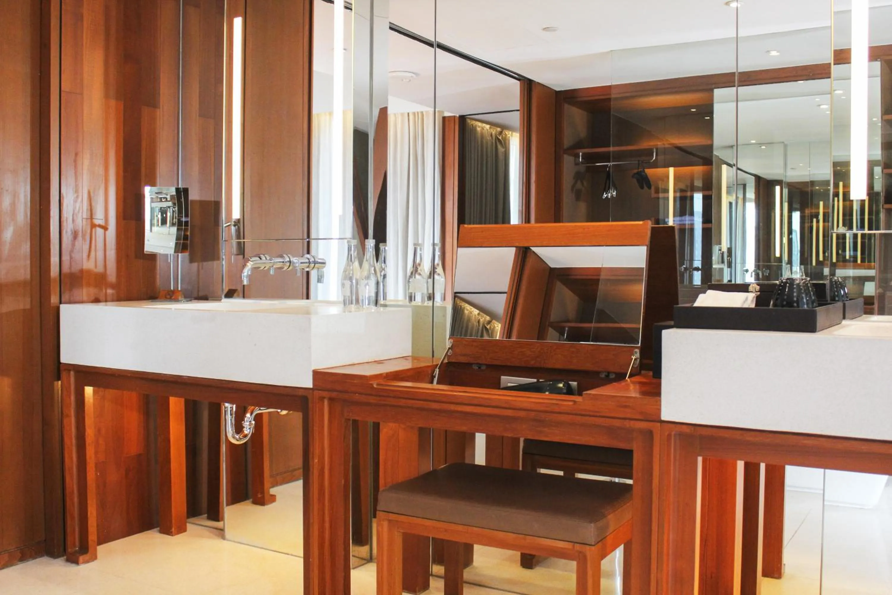 Bathroom in Hansar Bangkok Hotel