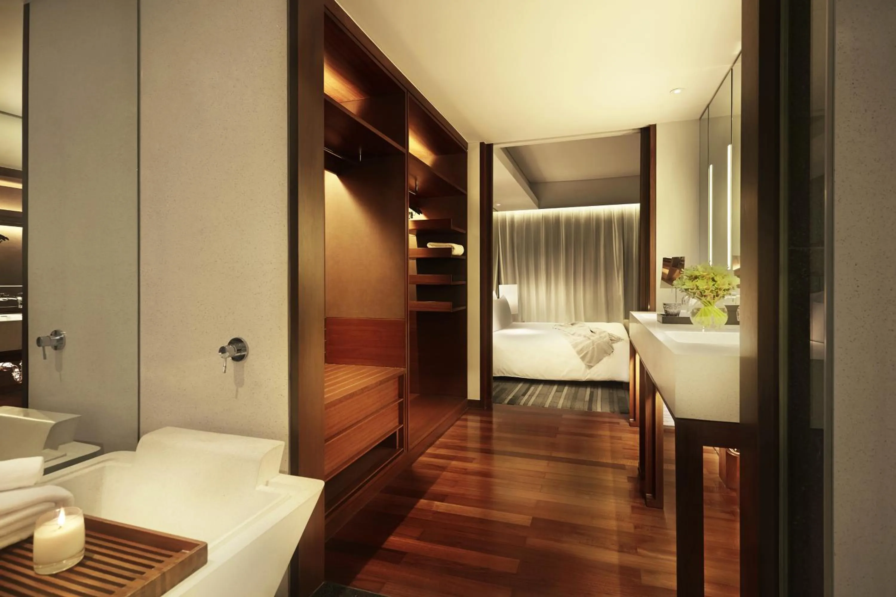 Bathroom, Bed in Hansar Bangkok Hotel