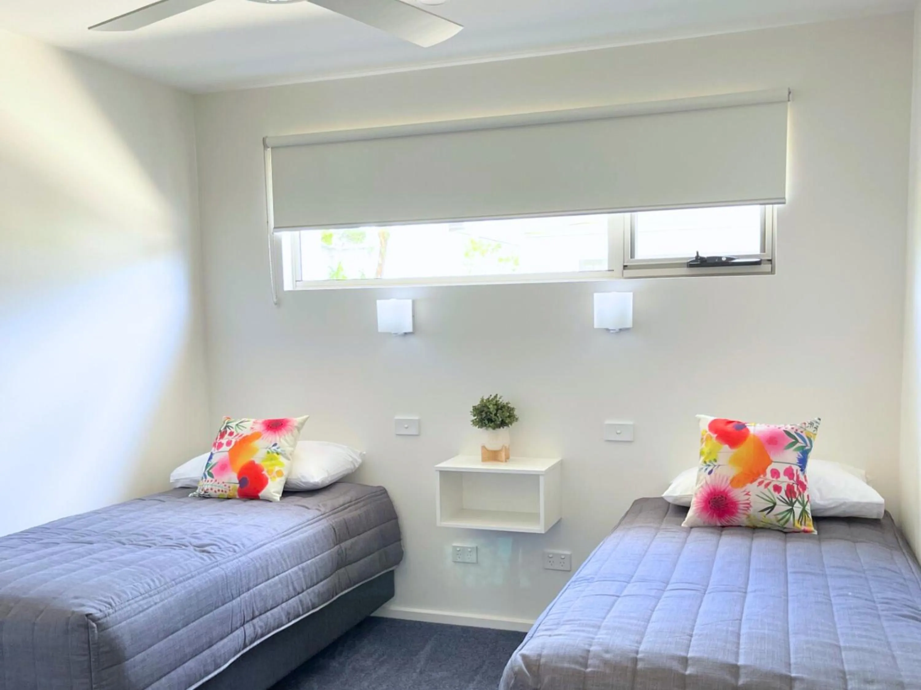 Bedroom, Bed in Blue Lake Holiday Park