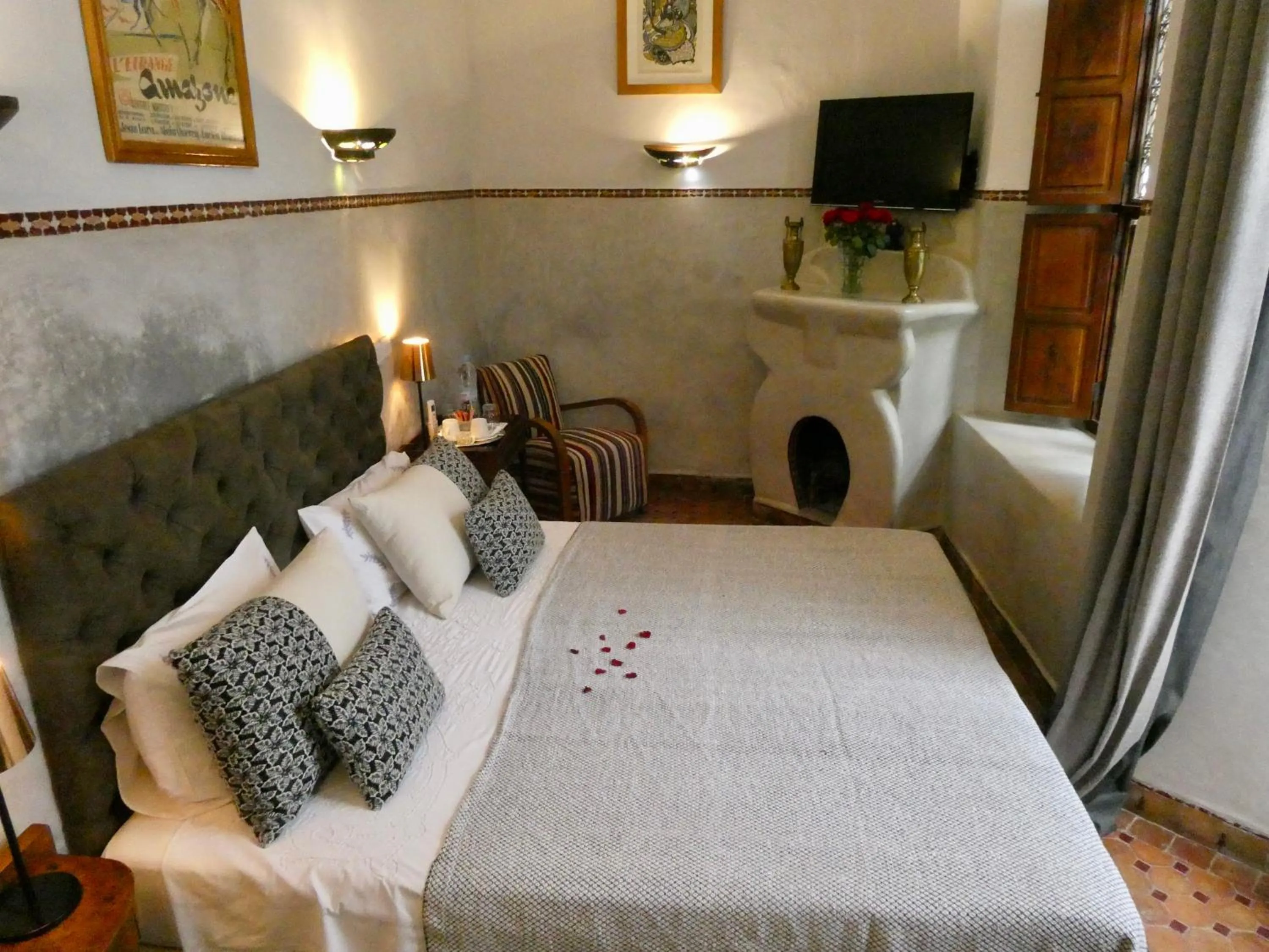 Photo of the whole room, Bed in Palais El Arsat & Spa