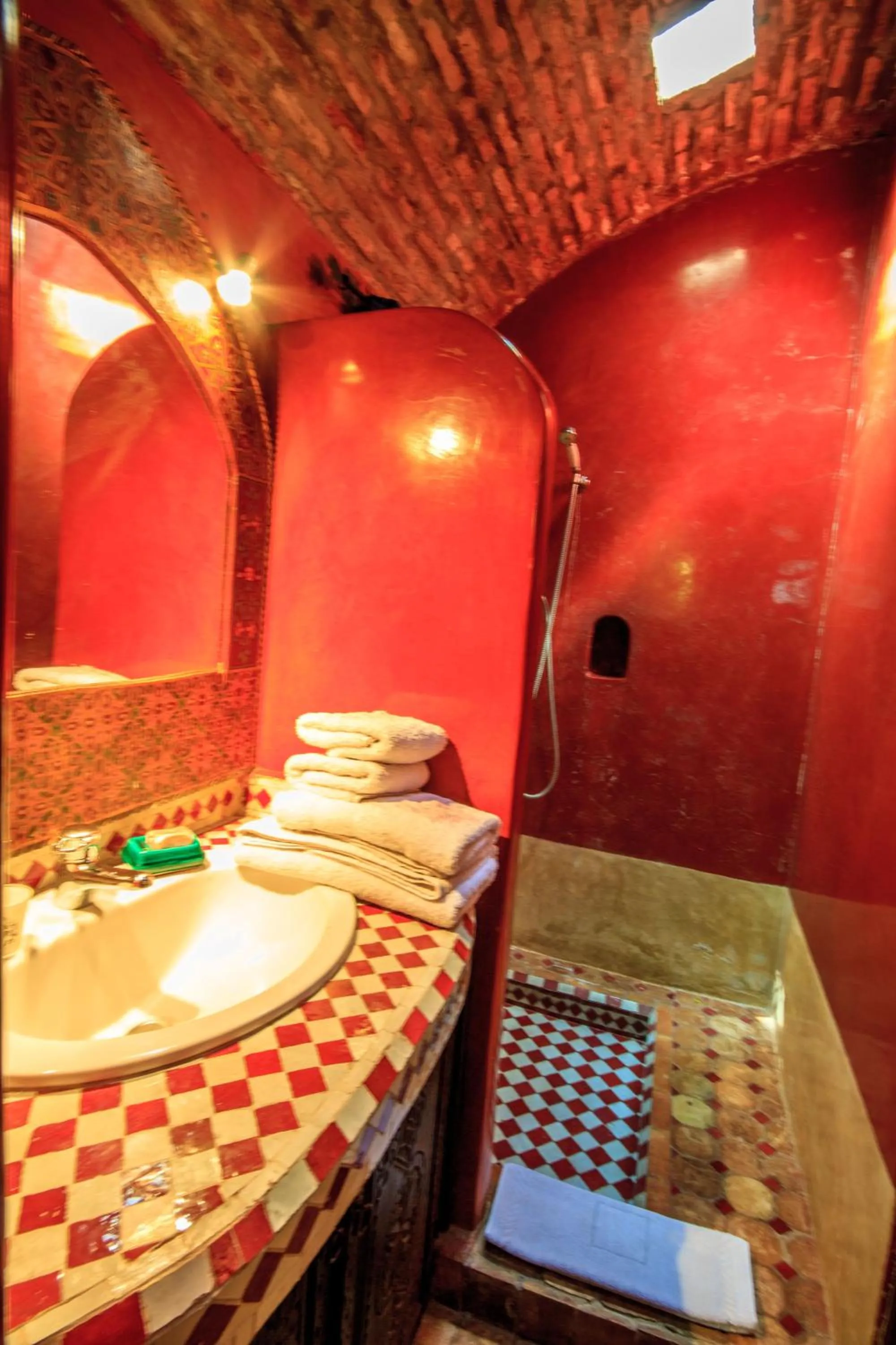 Bathroom, Bed in Palais El Arsat & Spa