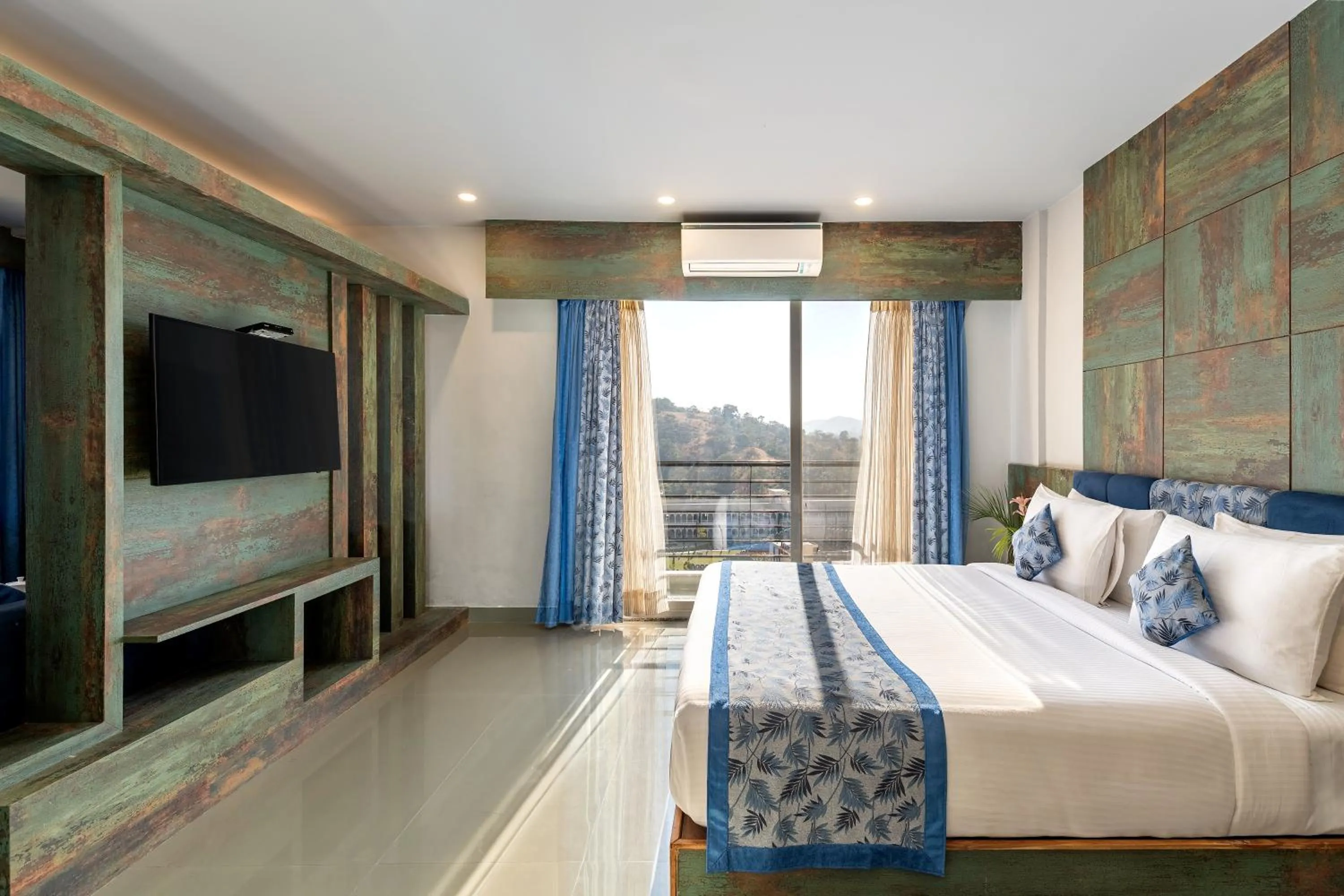 Photo of the whole room, Bed in Via Lakhela Resort & Spa