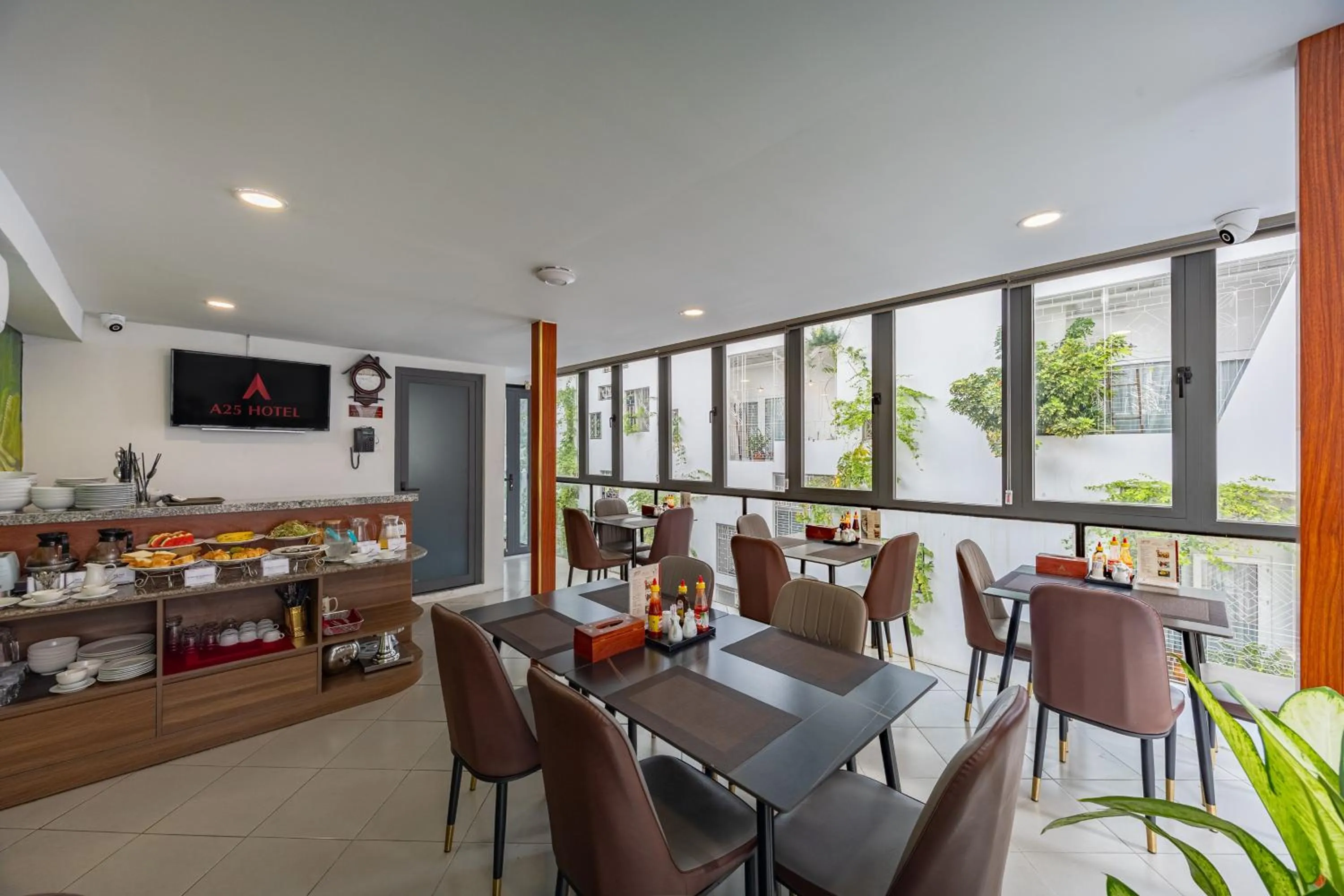 Restaurant/places to eat in A25 Hotel - 14 Hồ Huấn Nghiệp