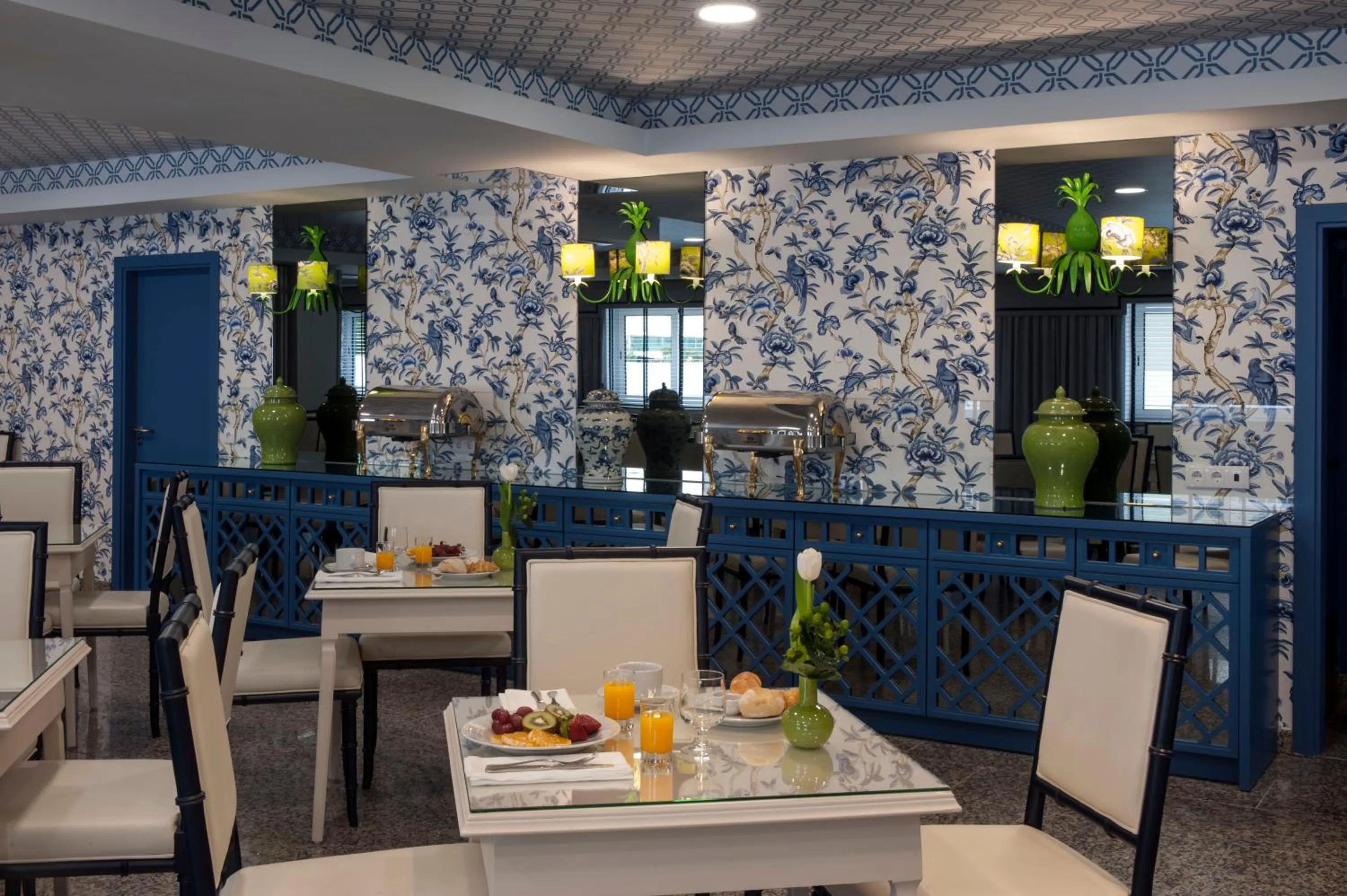Restaurant/places to eat in Coração de Fatima Boutique Hotel