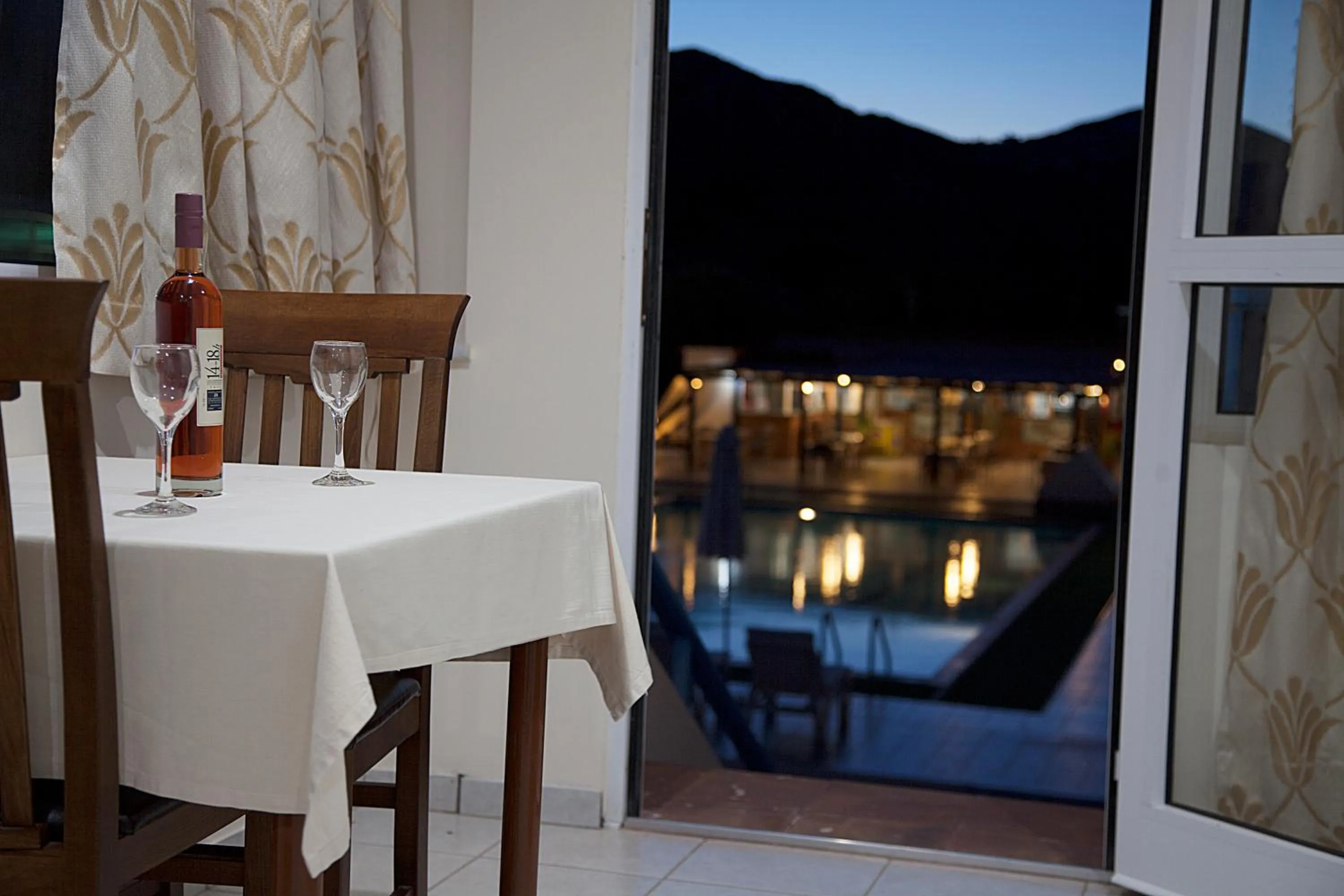 Dining area in Hotel Athinoula
