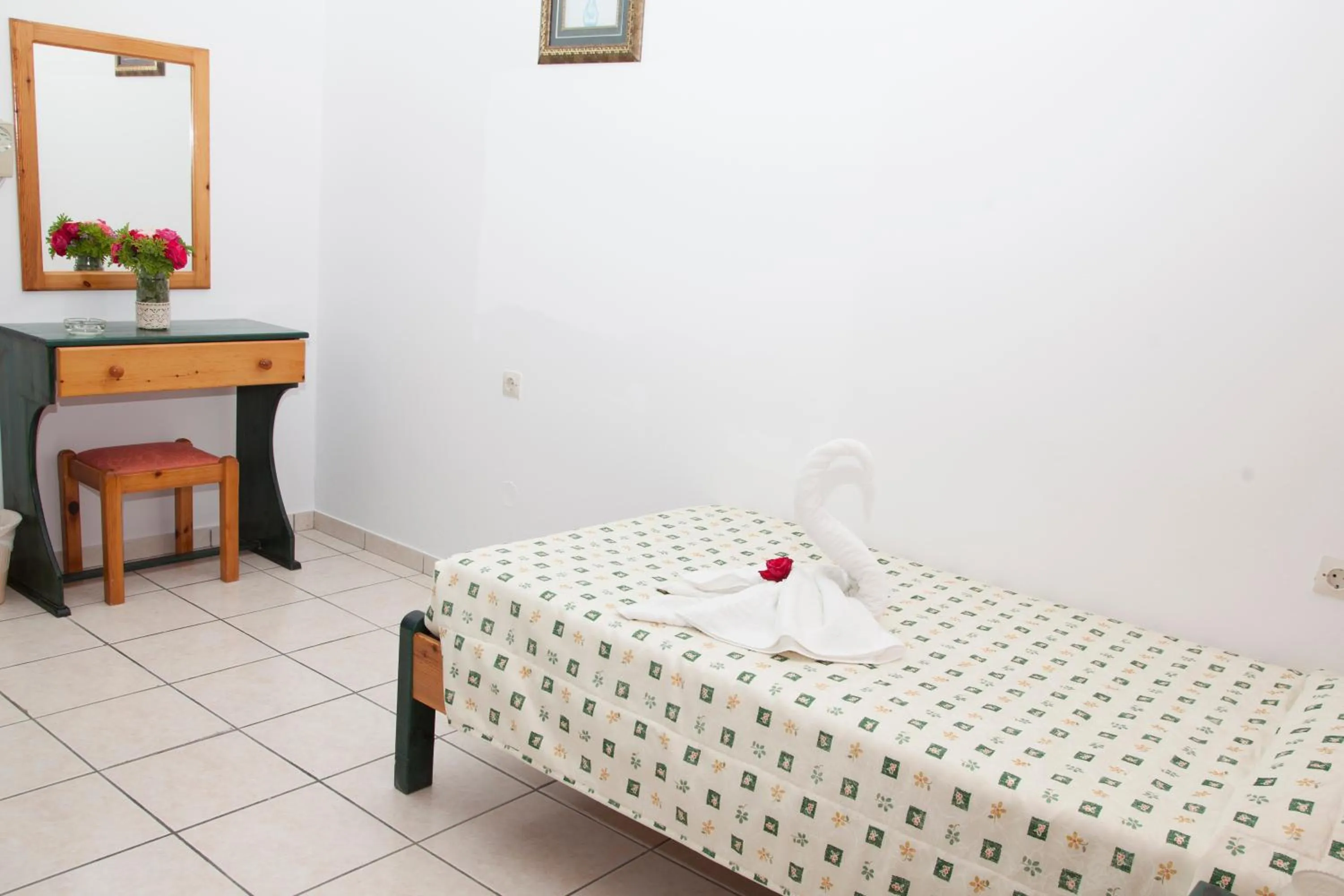 Bed in Hotel Athinoula