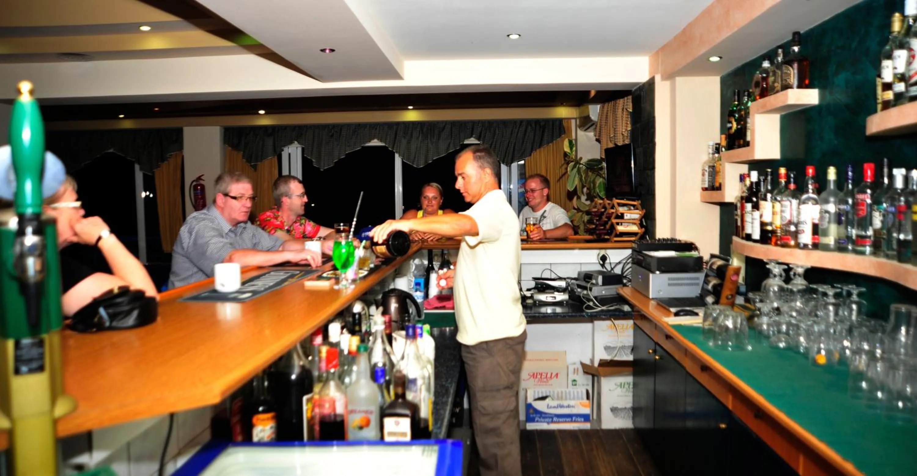 Lounge or bar in Hotel Athinoula