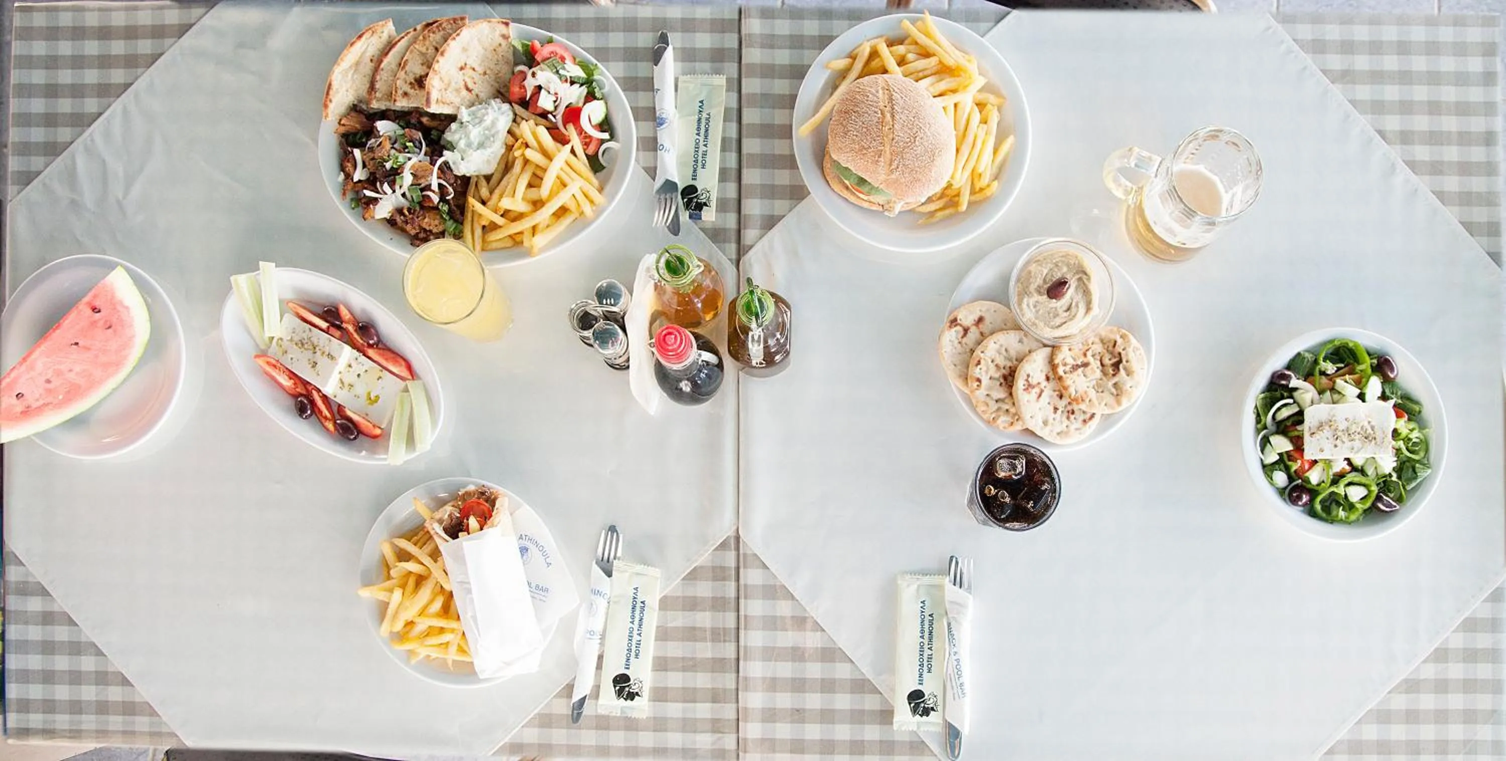 Restaurant/places to eat in Hotel Athinoula