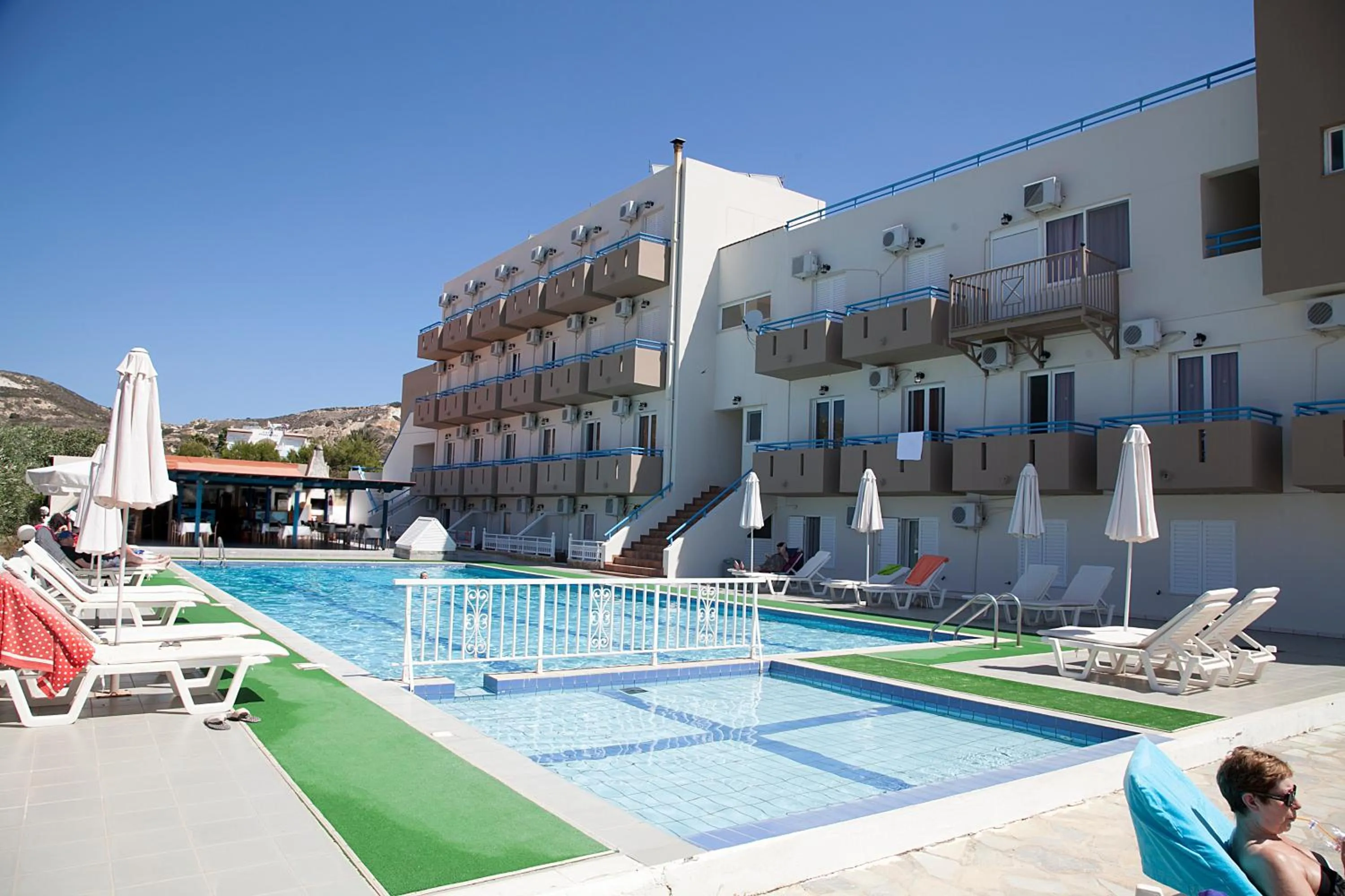 Swimming pool in Hotel Athinoula