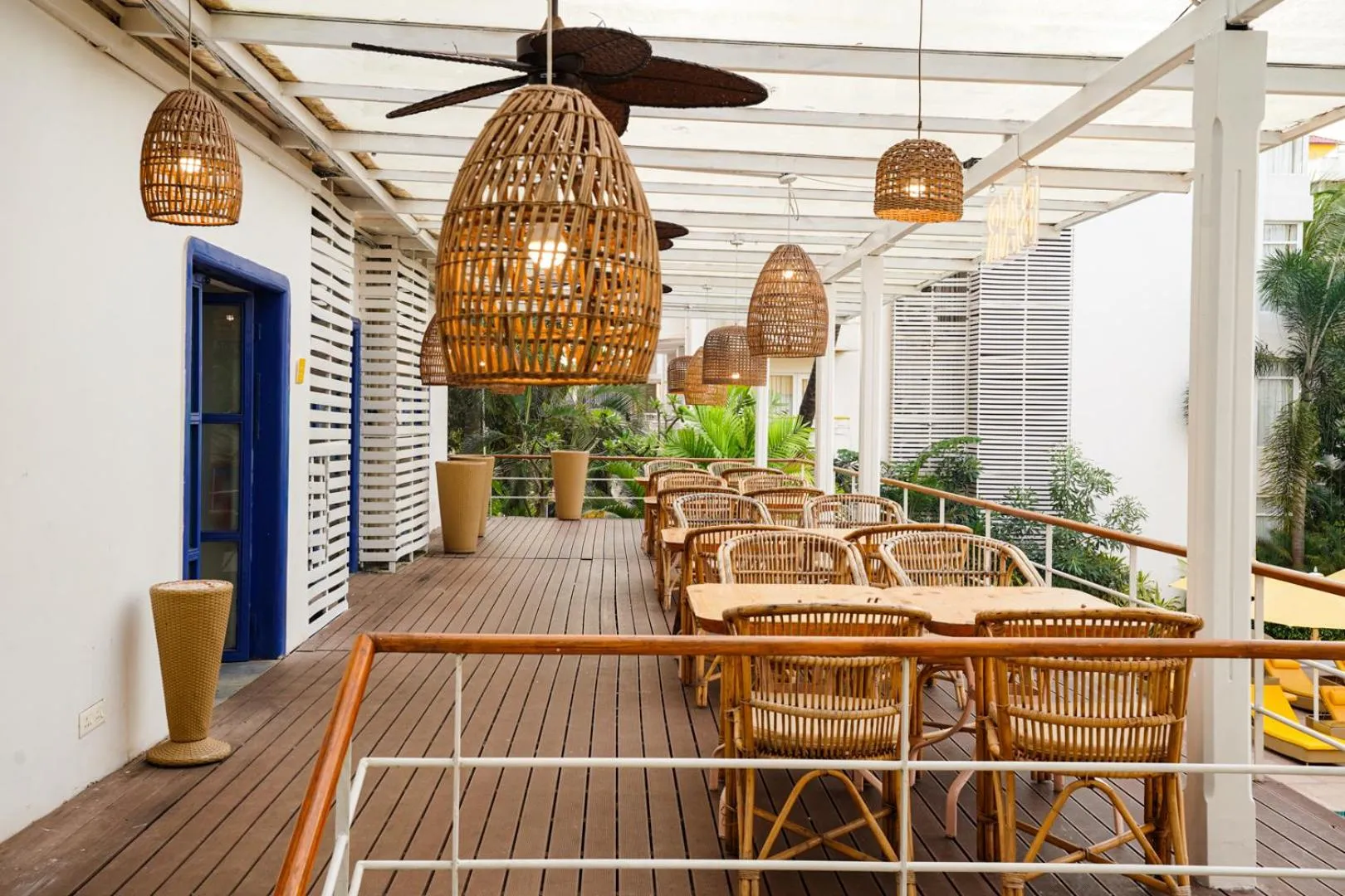 Restaurant/places to eat in BloomSuites l Calangute