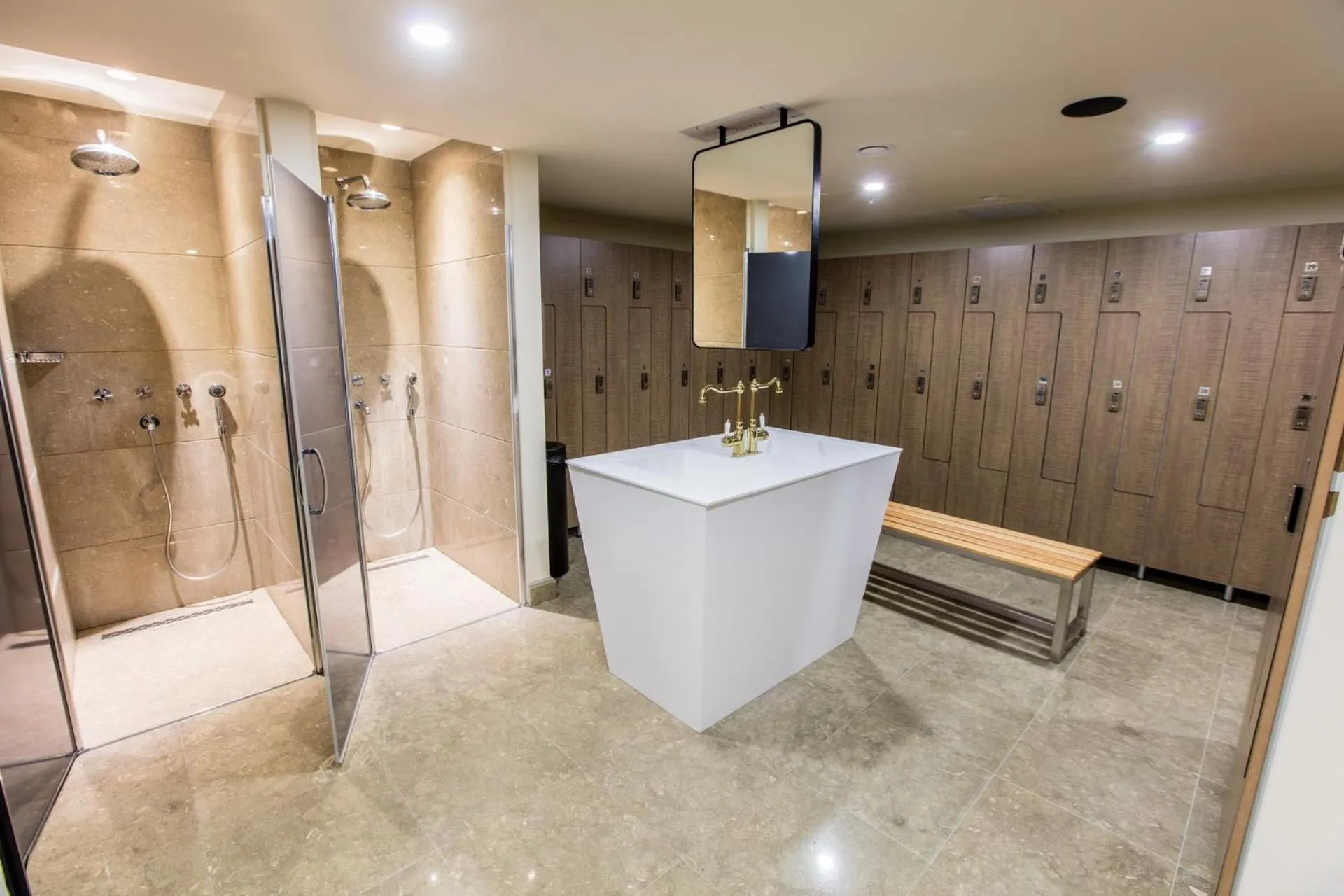 Shower in The Wyspy Hotel