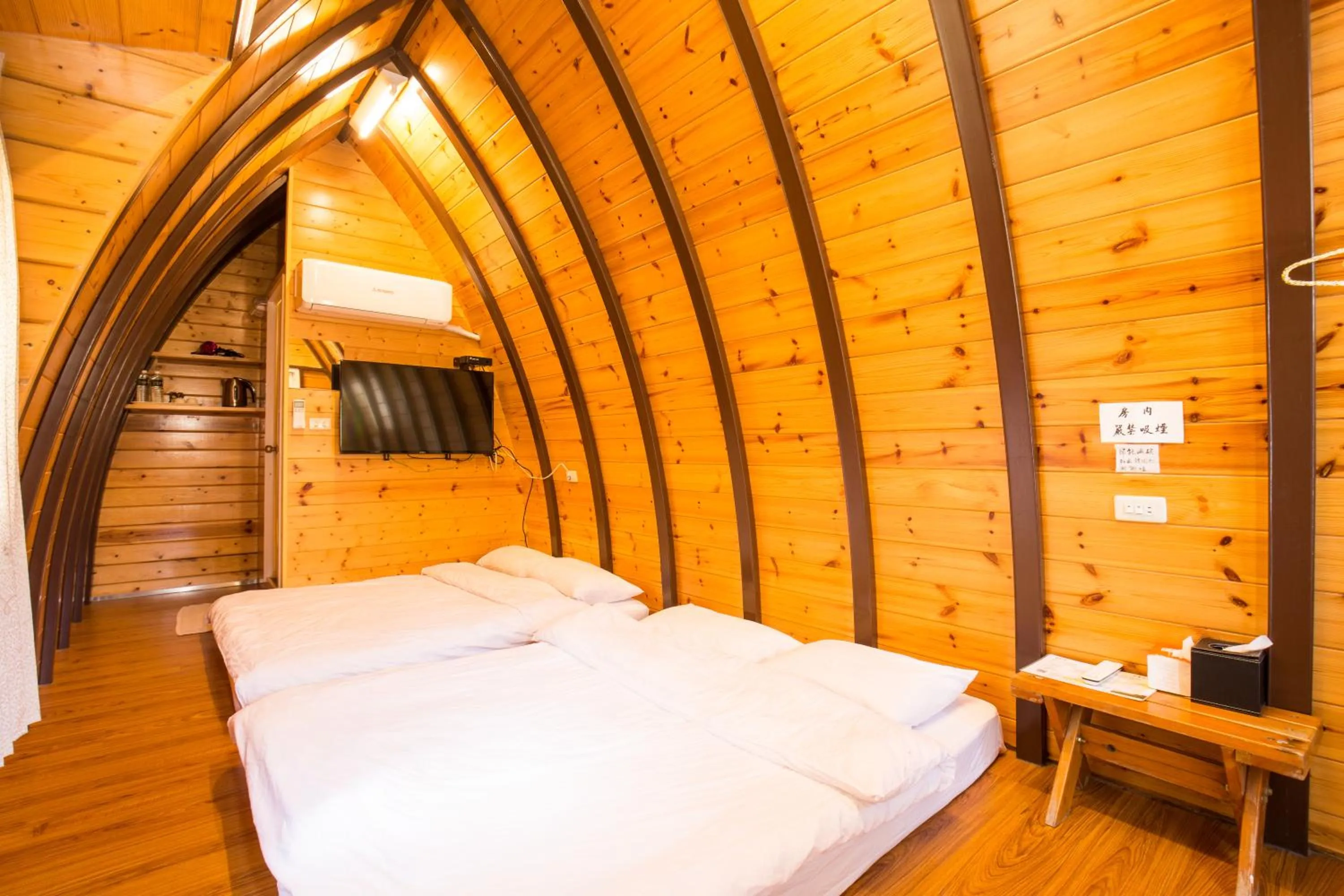 Stargazing Quadruple Room with Mountain View in Song Hua Ju B&B