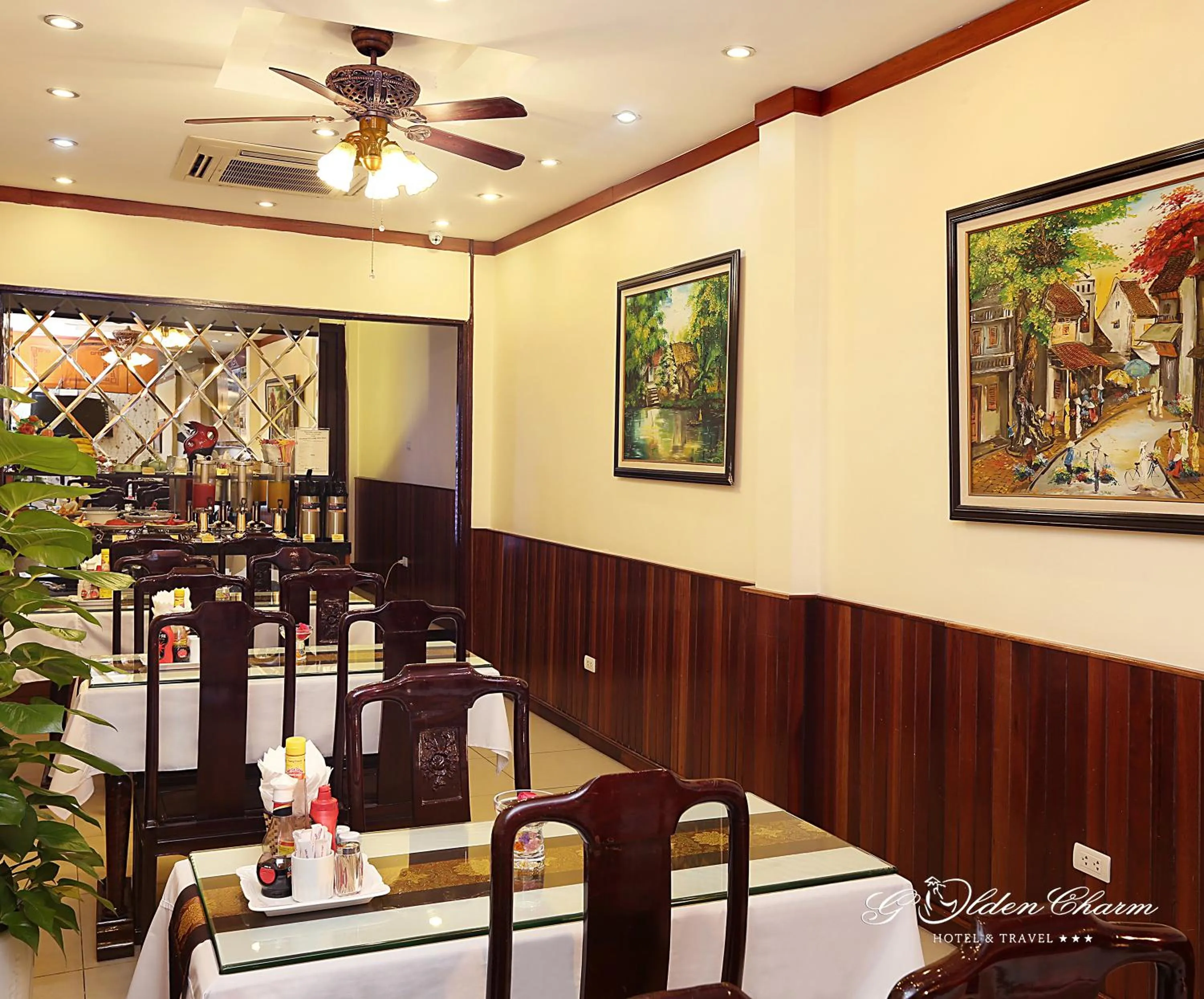 Restaurant/places to eat in Hanoi Golden Charm Hotel