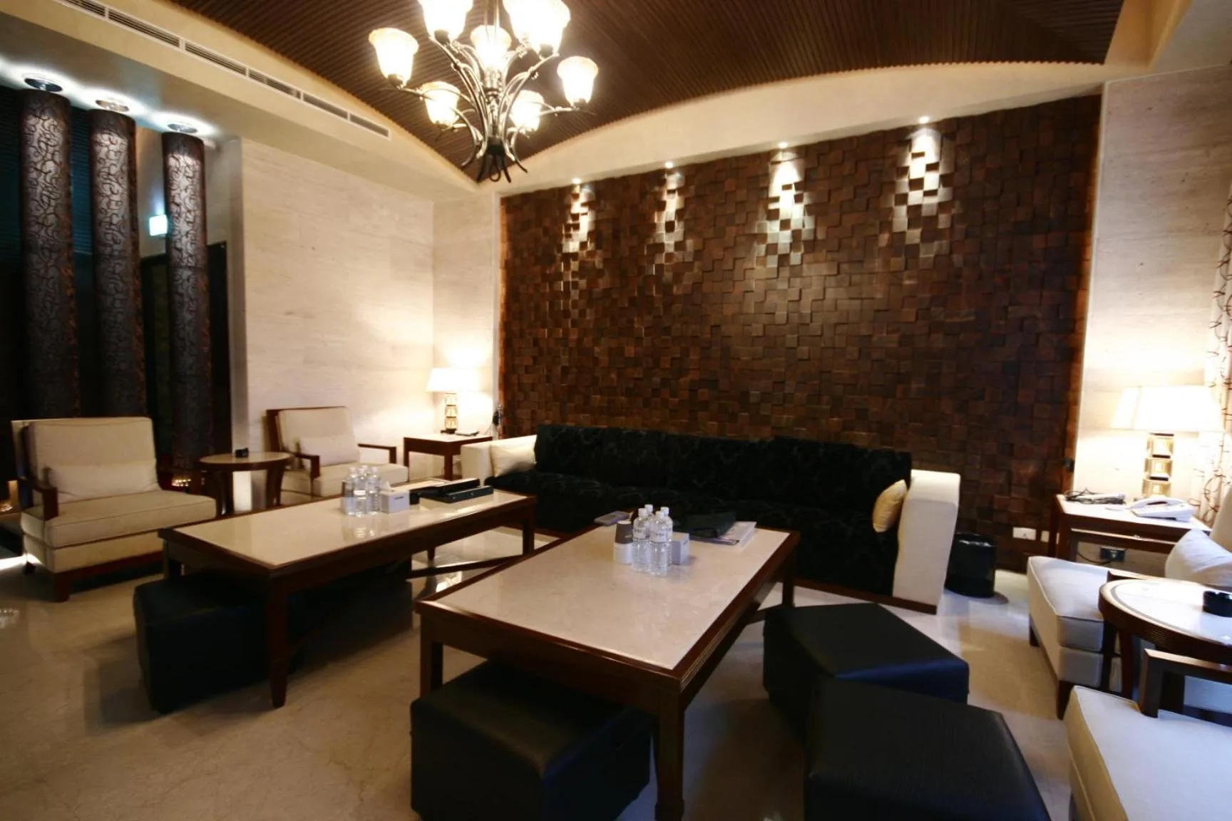 The Yorker Deluxe Motel