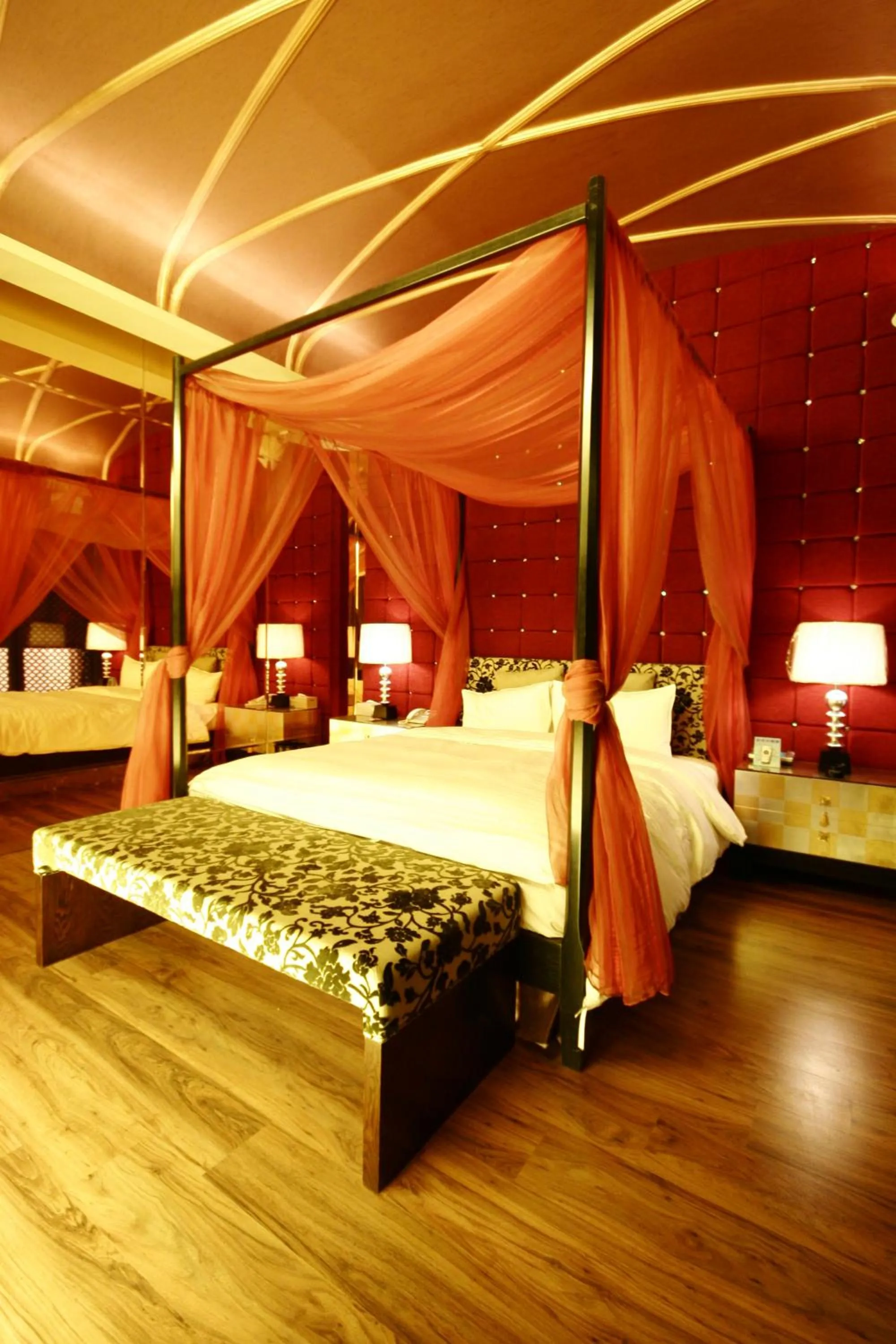 Bed in The Yorker Deluxe Motel