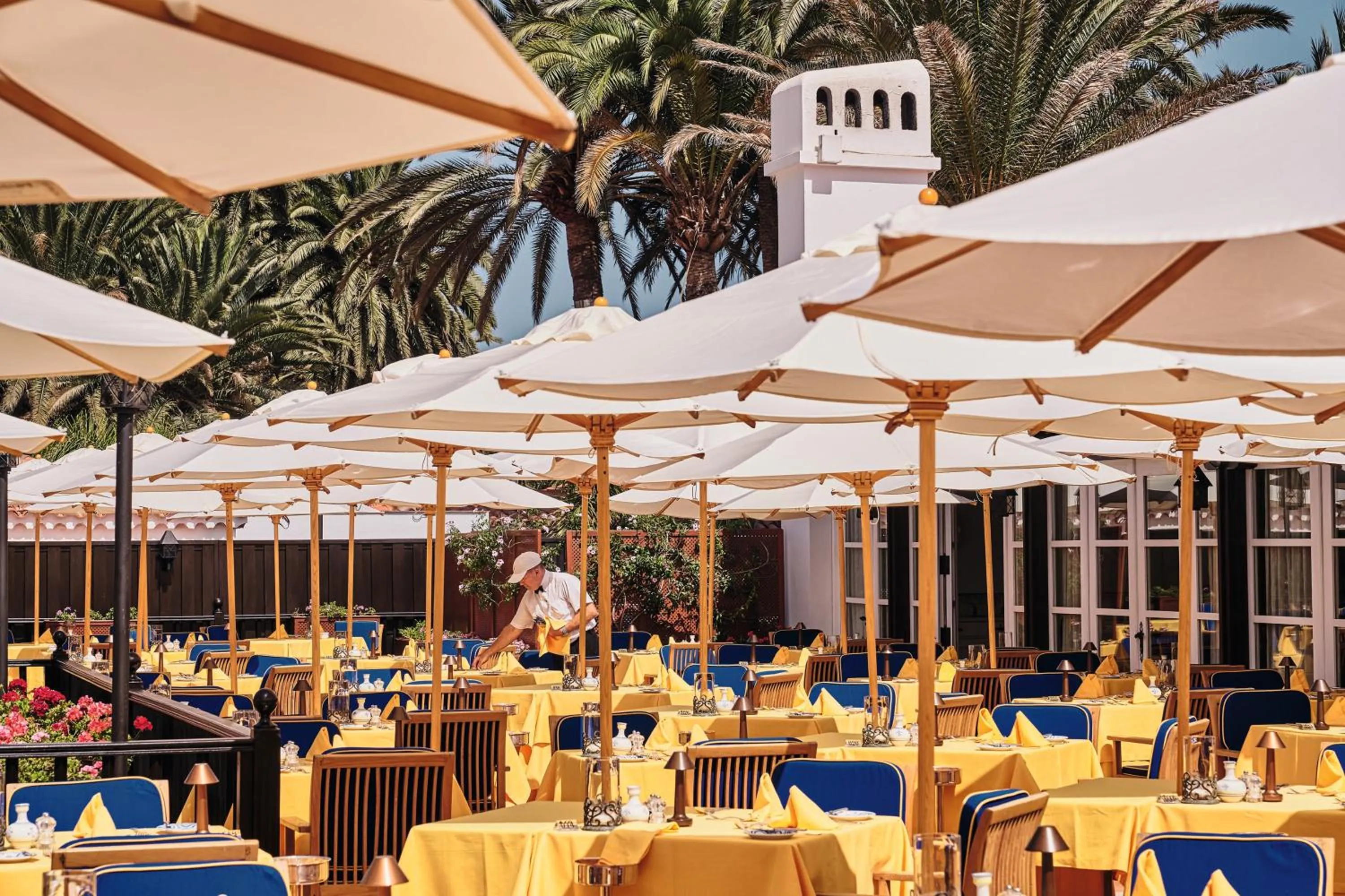 Restaurant/places to eat in Seaside Grand Hotel Residencia - Gran Lujo